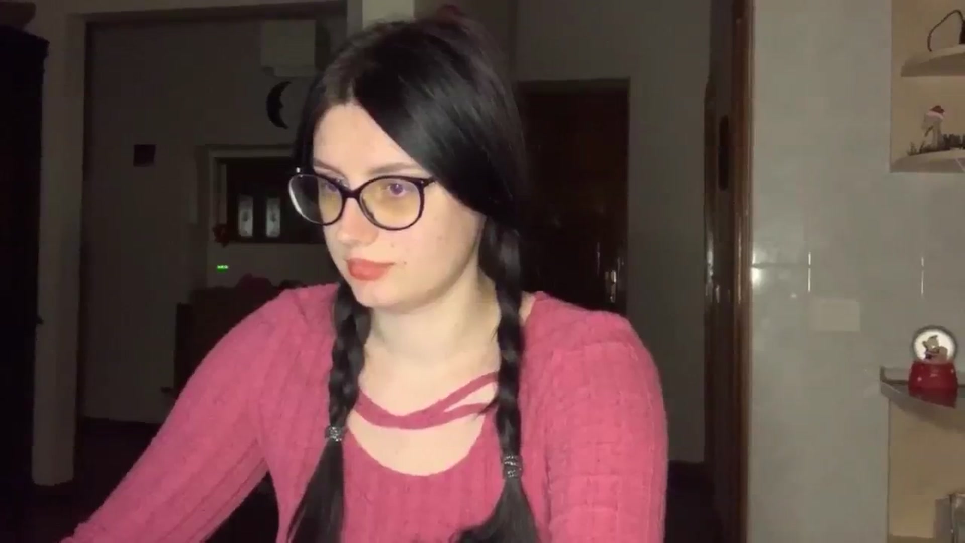 Gallery image thumbnail from PotatoChipss's myfreecams stream on, 12/21/2024, 19:29 image 17 of 20