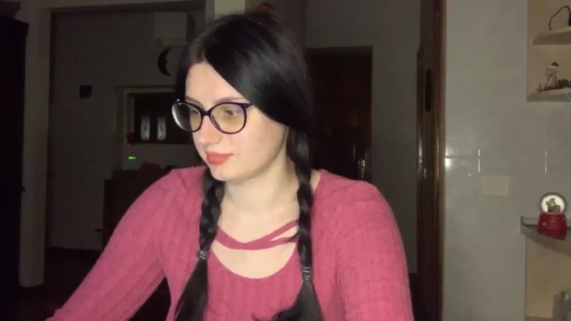Gallery image thumbnail from PotatoChipss's myfreecams stream on, 12/21/2024, 19:29 image 6 of 20
