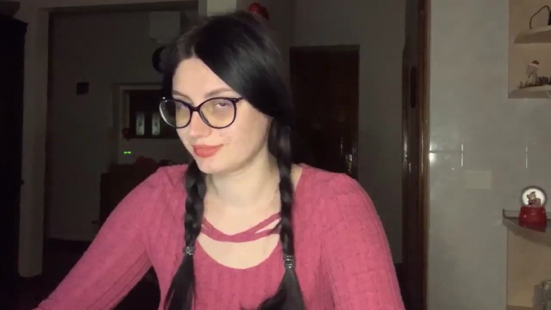 Gallery image thumbnail from PotatoChipss's myfreecams stream on, 12/21/2024, 19:29 image 5 of 20