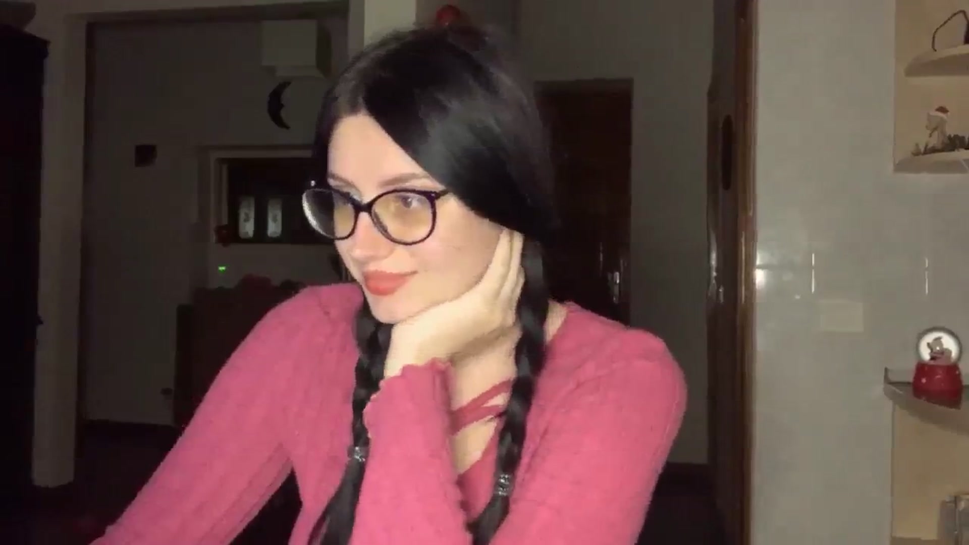 Gallery image thumbnail from PotatoChipss's myfreecams stream on, 12/21/2024, 19:29 image 11 of 20