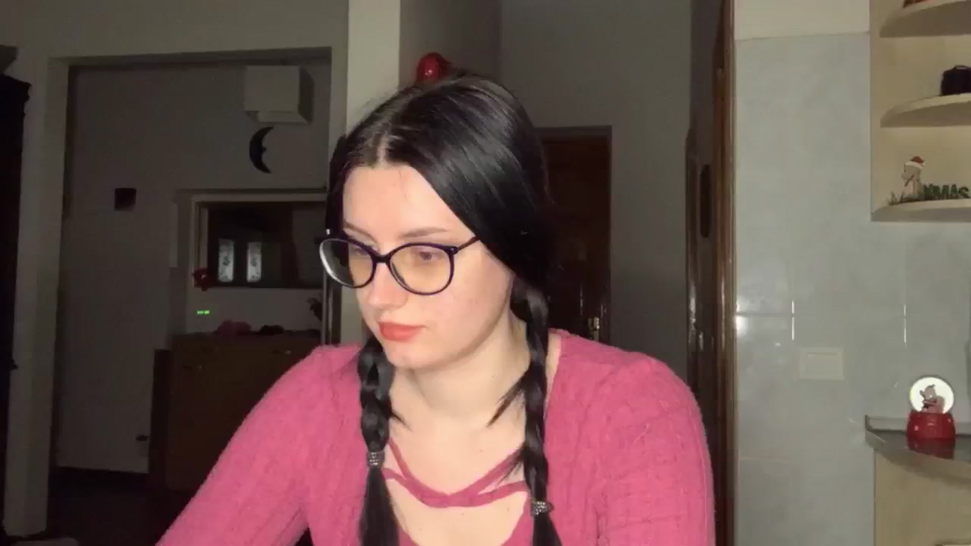 Gallery image thumbnail from PotatoChipss's myfreecams stream on, 12/22/2024, 18:51 image 18 of 20