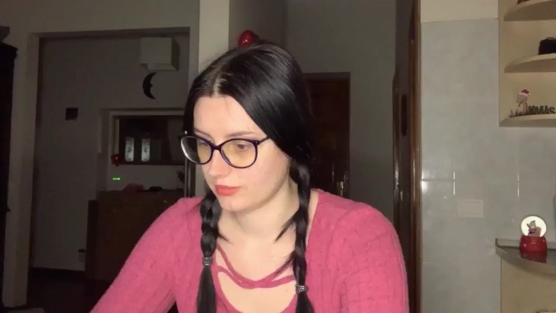 Gallery image thumbnail from PotatoChipss's myfreecams stream on, 12/22/2024, 18:51 image 13 of 20