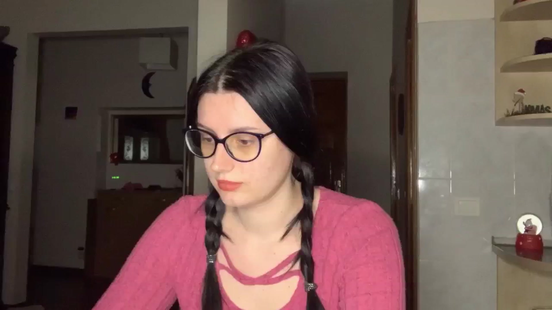 Gallery image thumbnail from PotatoChipss's myfreecams stream on, 12/22/2024, 18:51 image 15 of 20