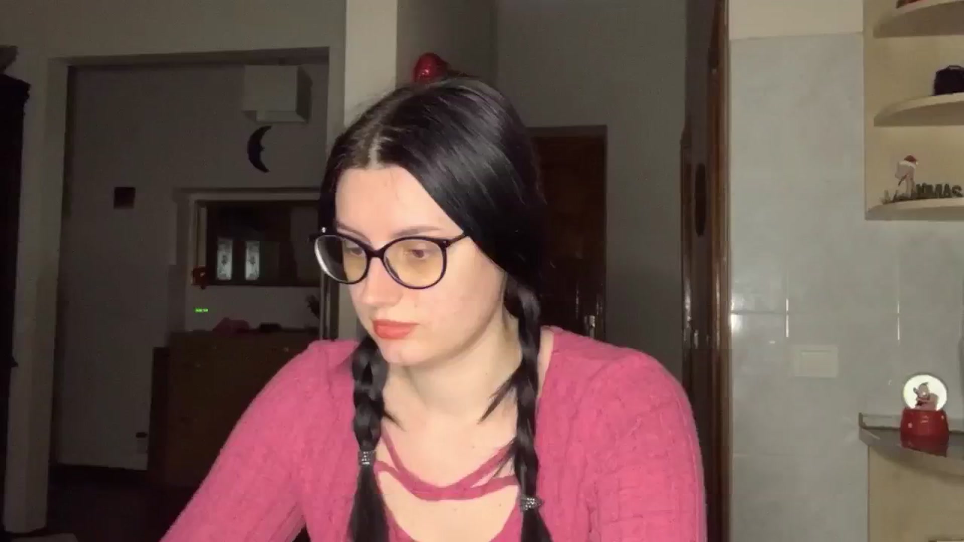 Gallery image thumbnail from PotatoChipss's myfreecams stream on, 12/22/2024, 18:51 image 17 of 20