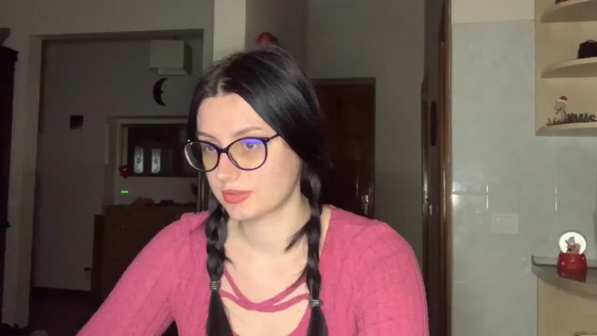 Gallery image thumbnail from PotatoChipss's myfreecams stream on, 12/22/2024, 19:16 image 3 of 20