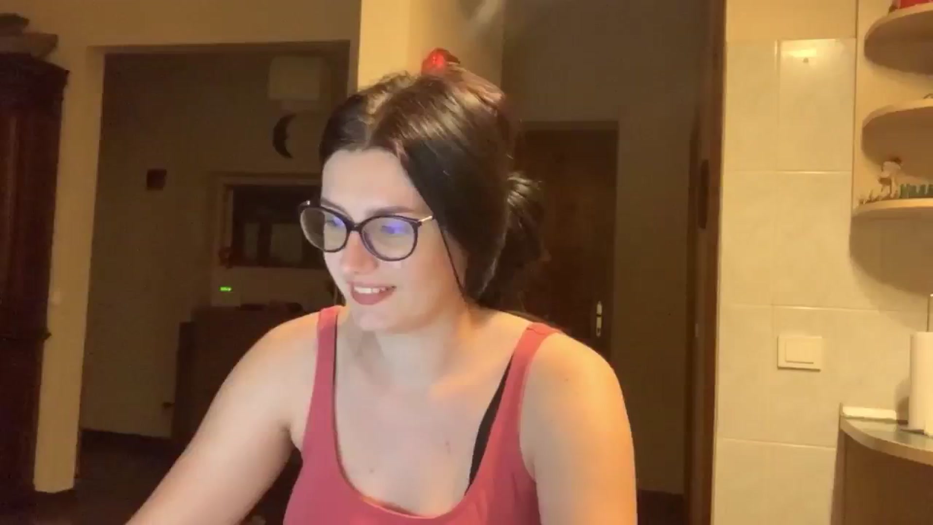 Gallery image thumbnail from PotatoChipss's myfreecams stream on, 12/27/2024, 20:25 image 6 of 20