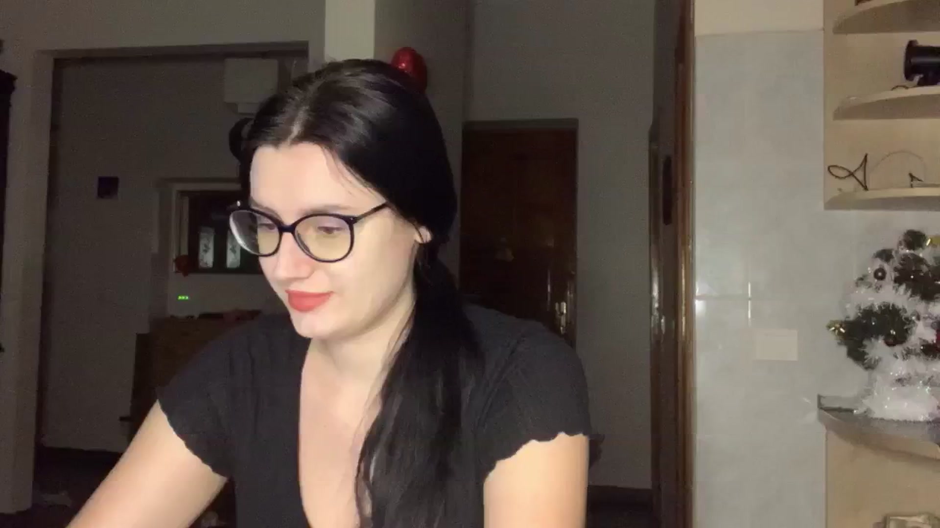Gallery image thumbnail from PotatoChipss's myfreecams stream on, 01/04/2025, 17:45 image 1 of 20