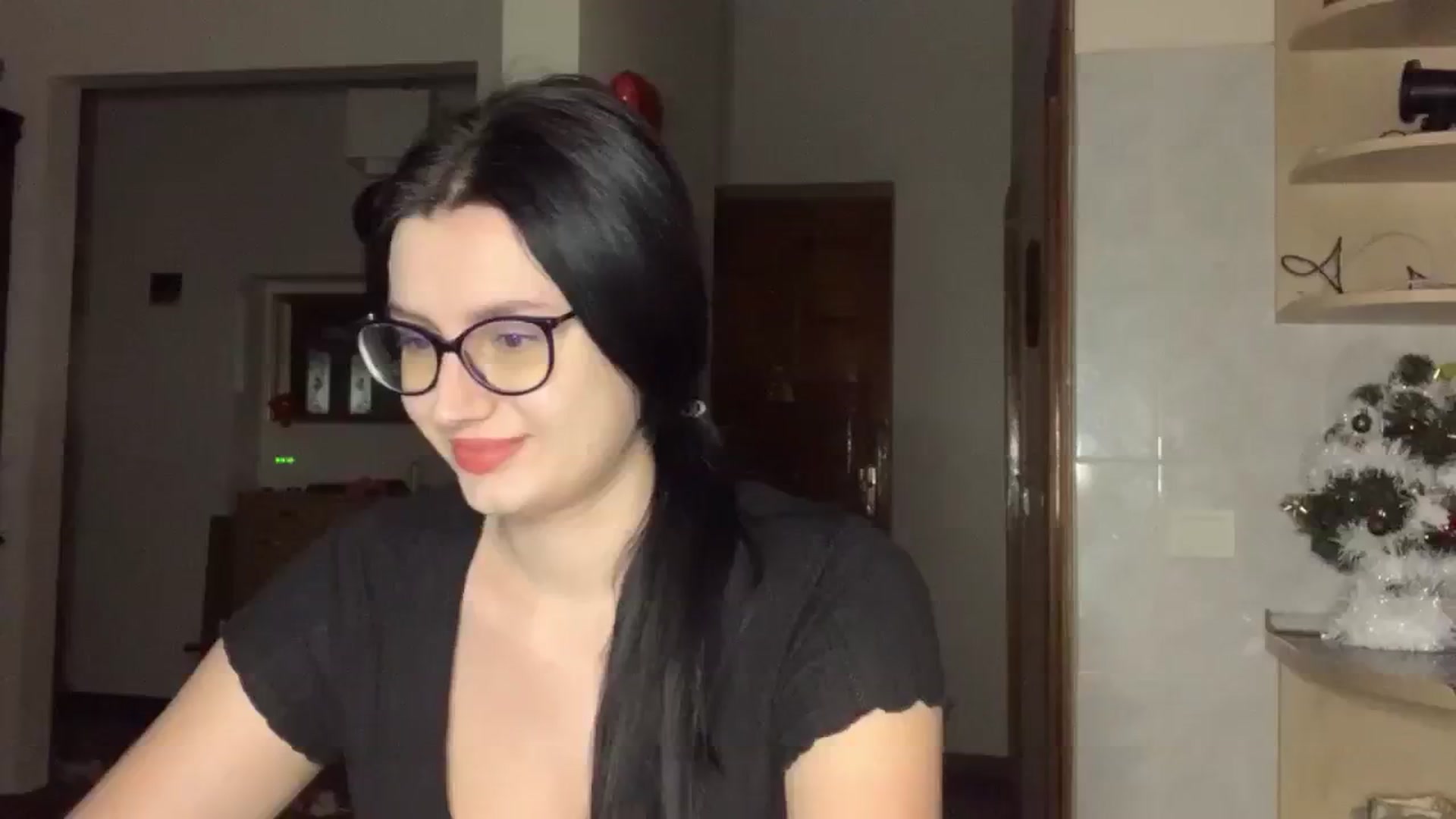 Gallery image thumbnail from PotatoChipss's myfreecams stream on, 01/04/2025, 17:45 image 20 of 20