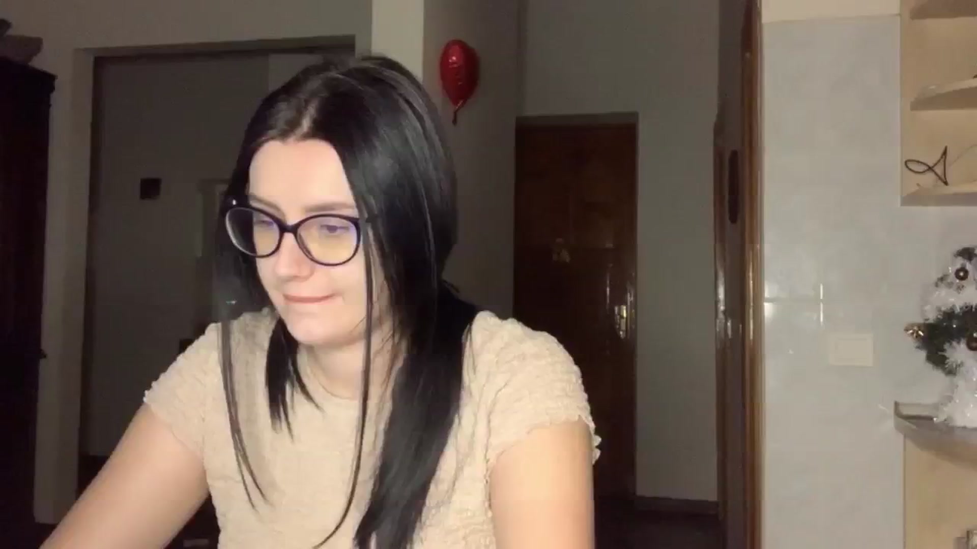 Gallery image thumbnail from PotatoChipss's myfreecams stream on, 01/04/2025, 19:04 image 4 of 20