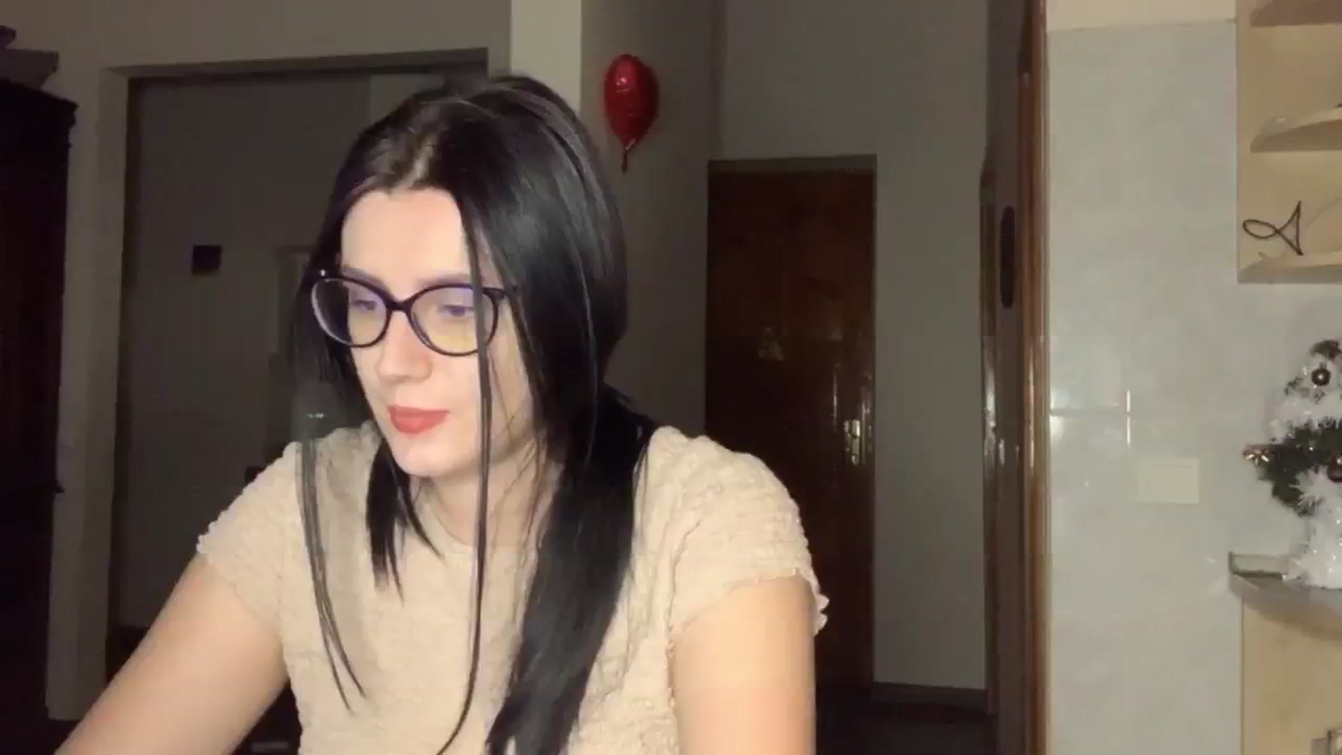 Gallery image thumbnail from PotatoChipss's myfreecams stream on, 01/04/2025, 19:04 image 7 of 20