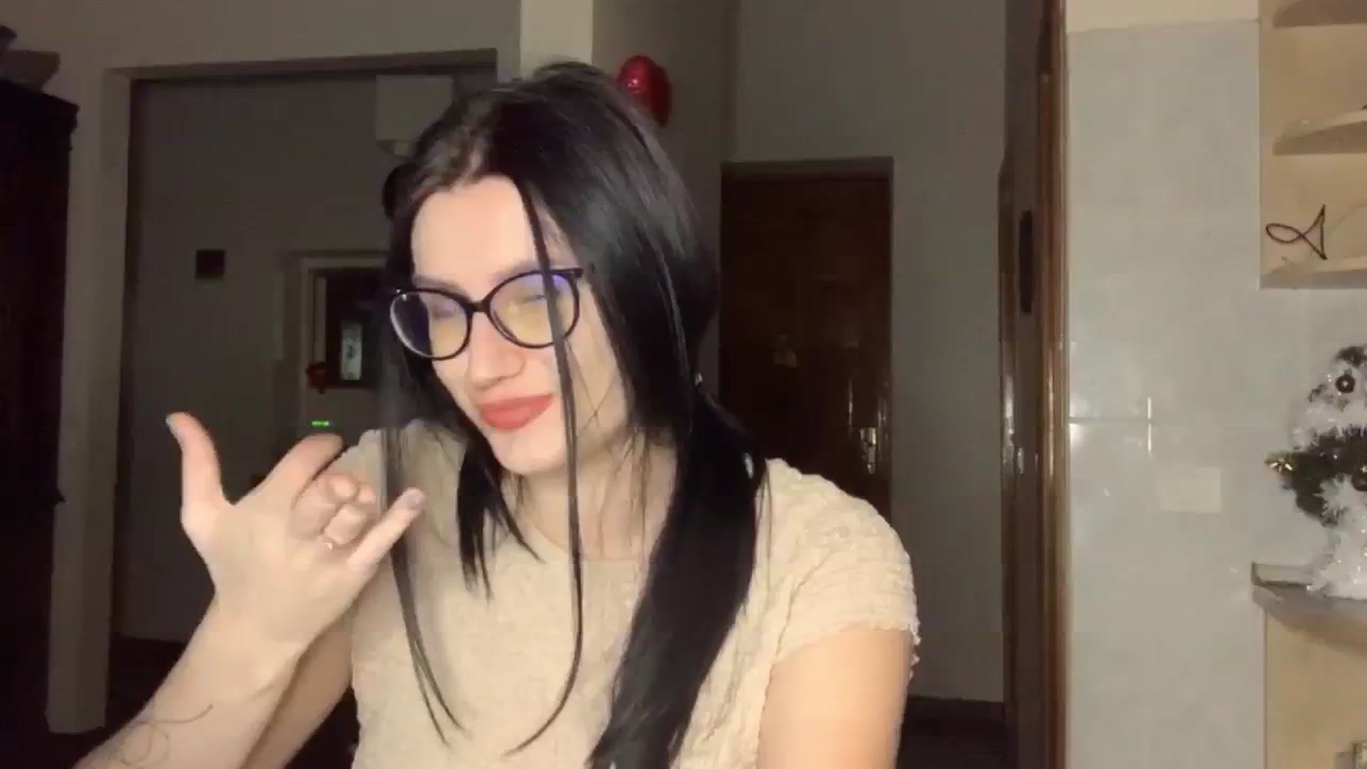 Gallery image thumbnail from PotatoChipss's myfreecams stream on, 01/04/2025, 19:04 image 10 of 20