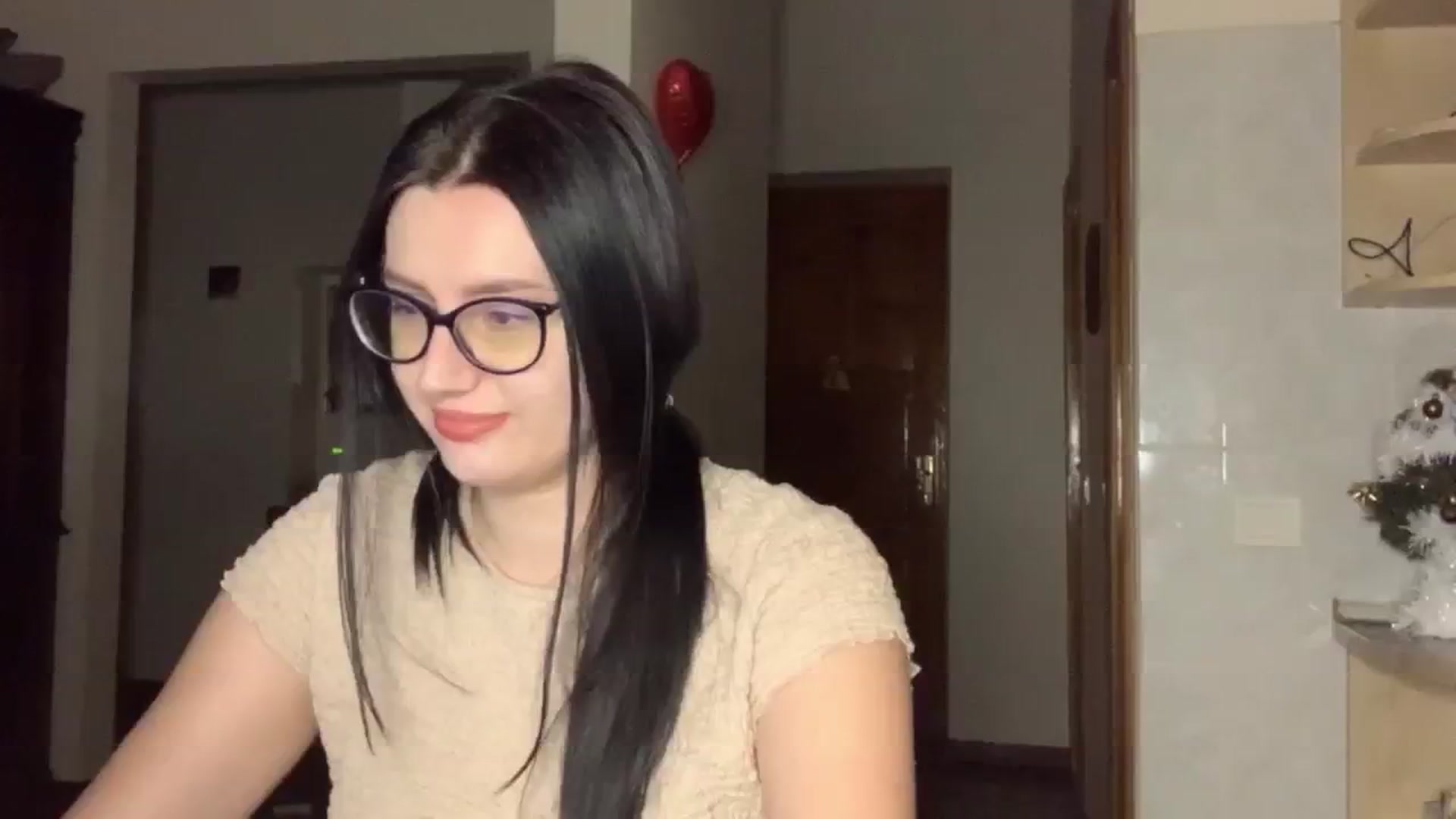 Gallery image thumbnail from PotatoChipss's myfreecams stream on, 01/04/2025, 19:04 image 16 of 20