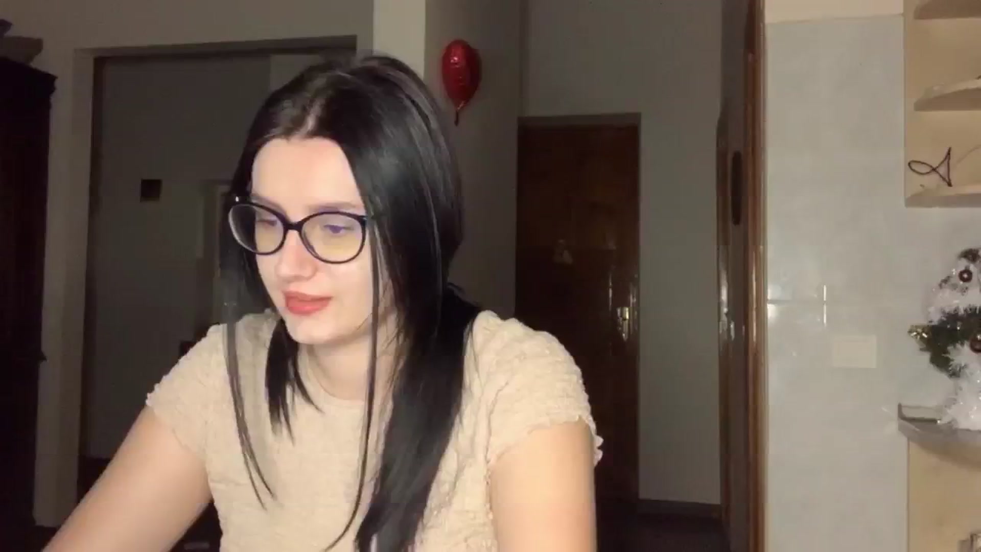 Gallery image thumbnail from PotatoChipss's myfreecams stream on, 01/04/2025, 19:04 image 3 of 20