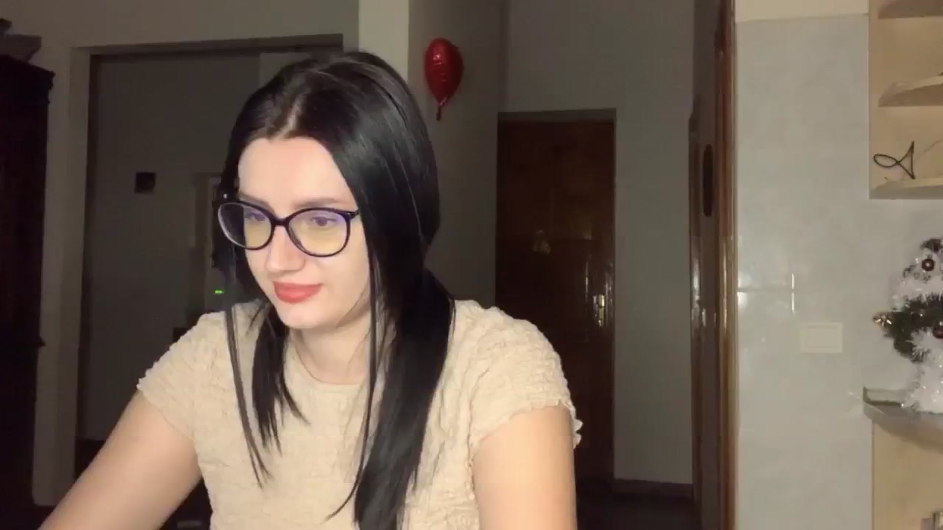 Gallery image thumbnail from PotatoChipss's myfreecams stream on, 01/04/2025, 19:04 image 1 of 20