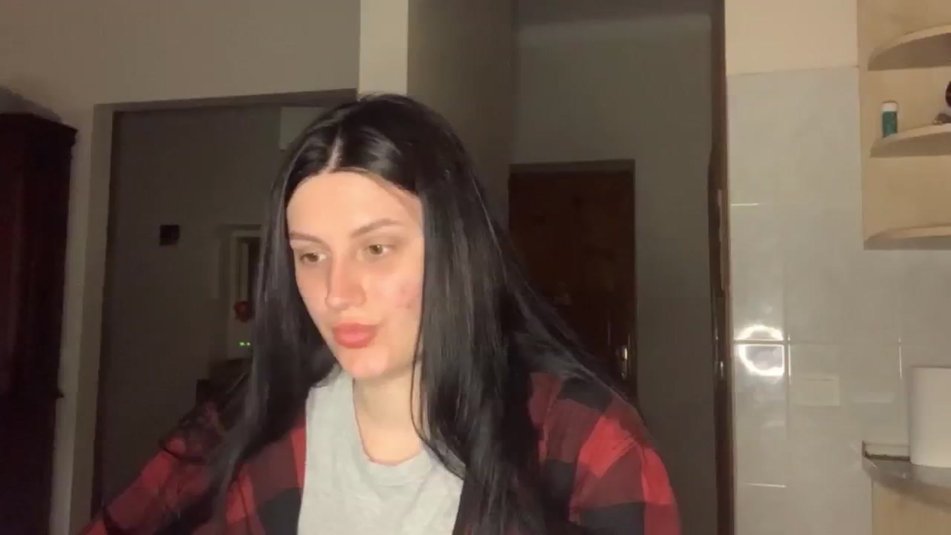 Gallery image thumbnail from PotatoChipss's myfreecams stream on, 05/04/2025, 18:11 image 8 of 20