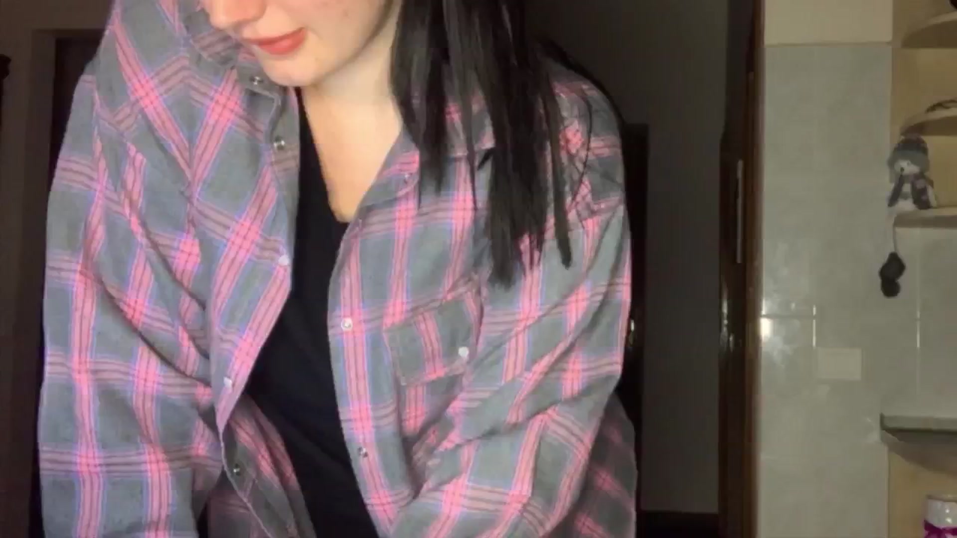 Gallery image thumbnail from PotatoChipss's myfreecams stream on, 03/26/2026, 21:49 image 10 of 20