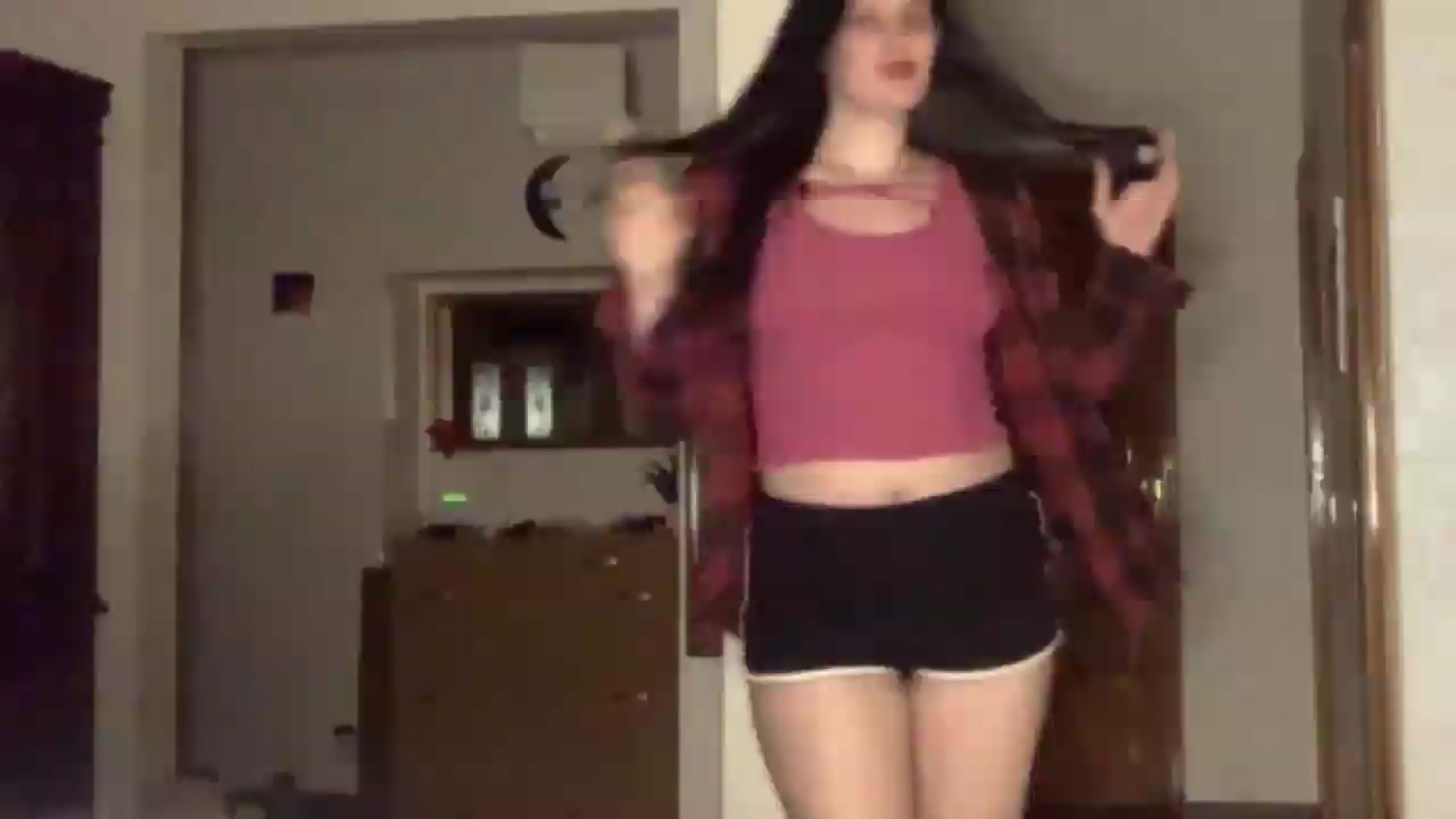 Gallery image thumbnail from PotatoChipss's myfreecams stream on, 05/14/2026, 20:09 image 17 of 20
