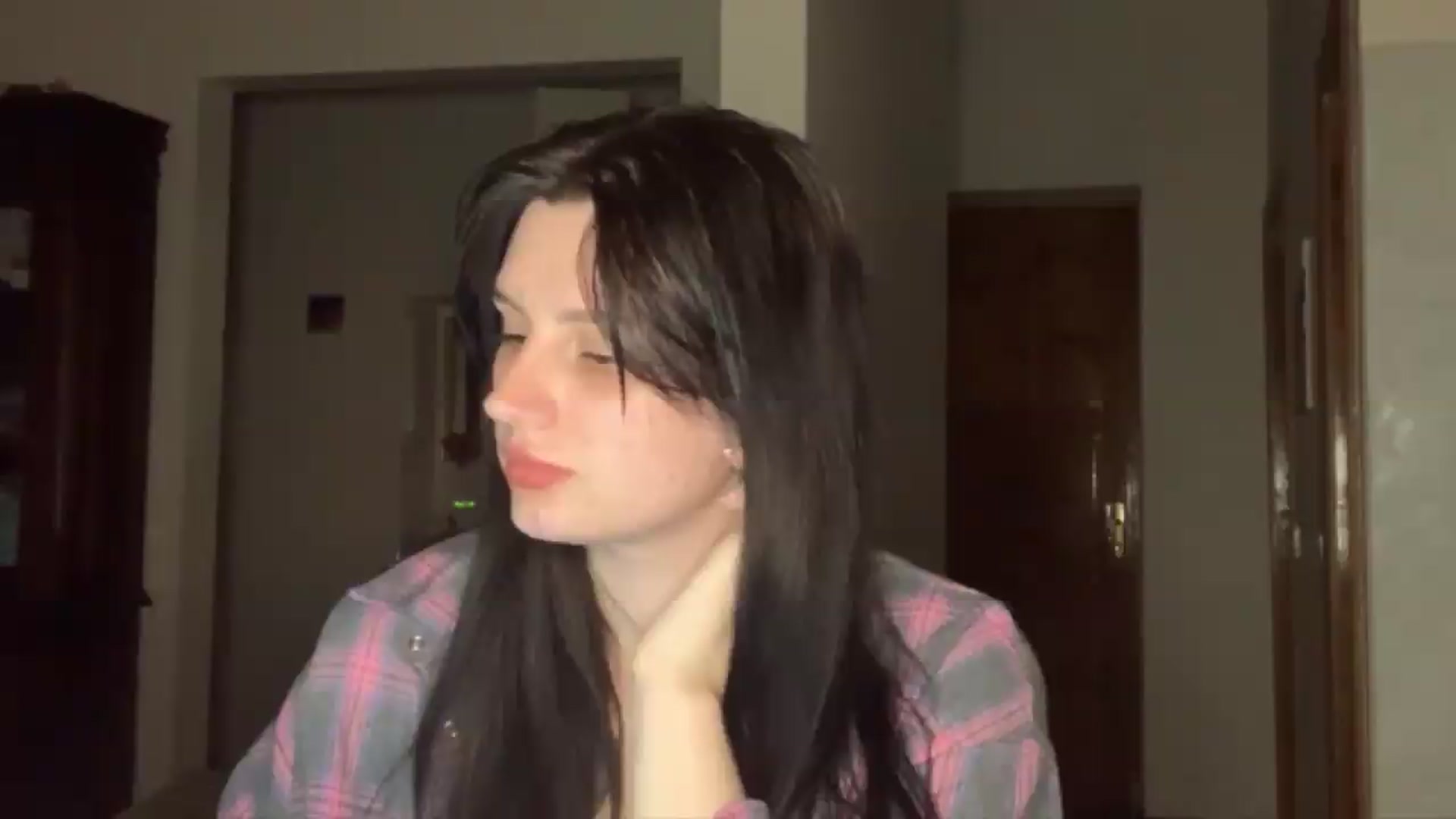 Gallery image thumbnail from PotatoChipss's myfreecams stream on, 06/08/2026, 20:43 image 15 of 20