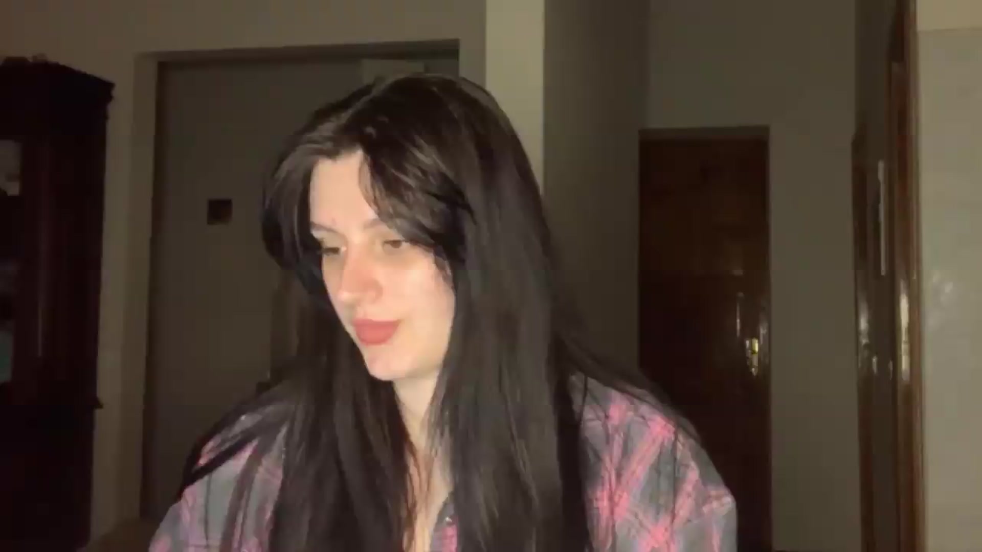 Gallery image thumbnail from PotatoChipss's myfreecams stream on, 06/08/2026, 20:43 image 14 of 20