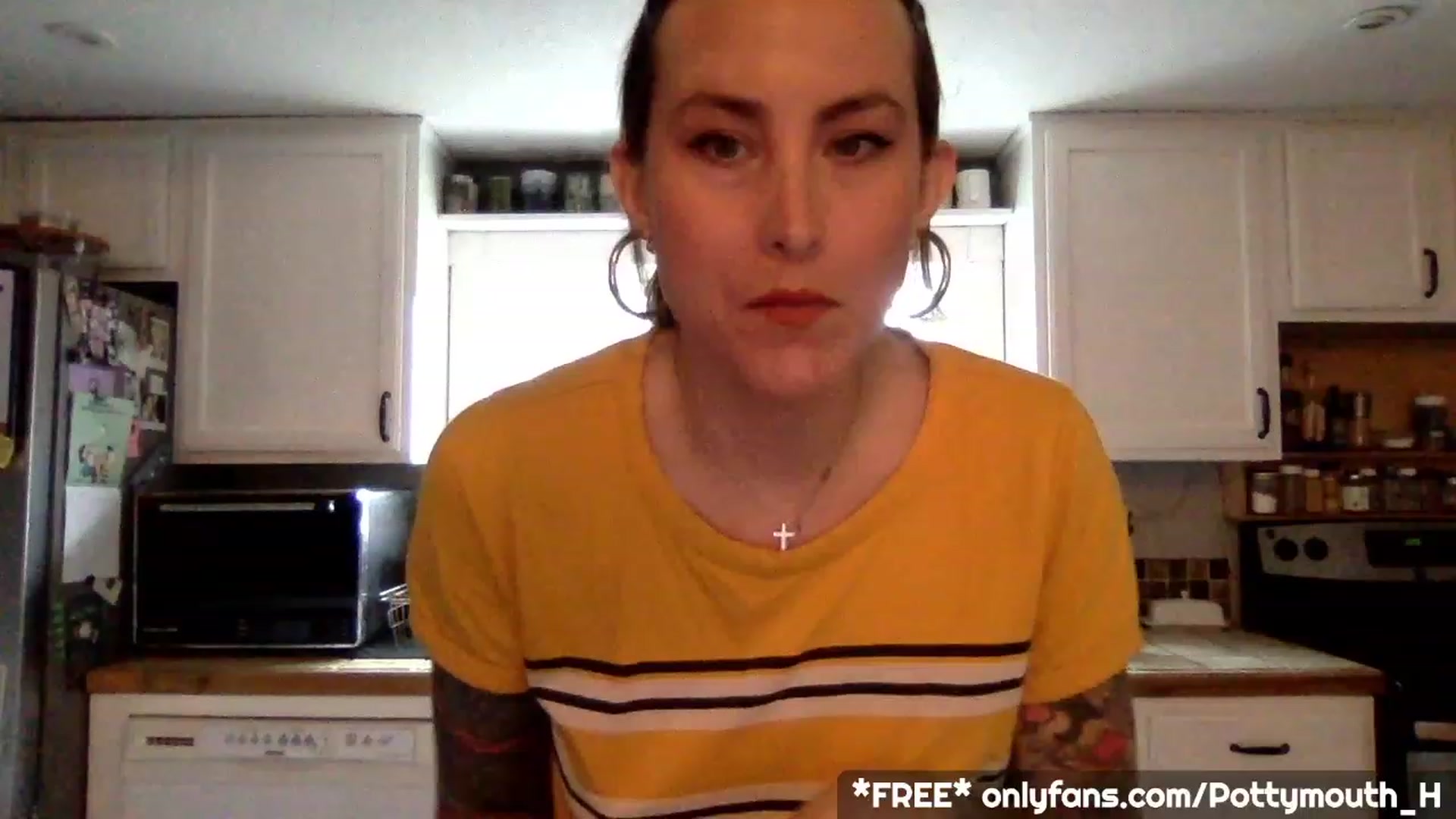 Gallery image thumbnail from Pottymouth_H's myfreecams stream on, 05/04/2023, 21:30 image 12 of 20