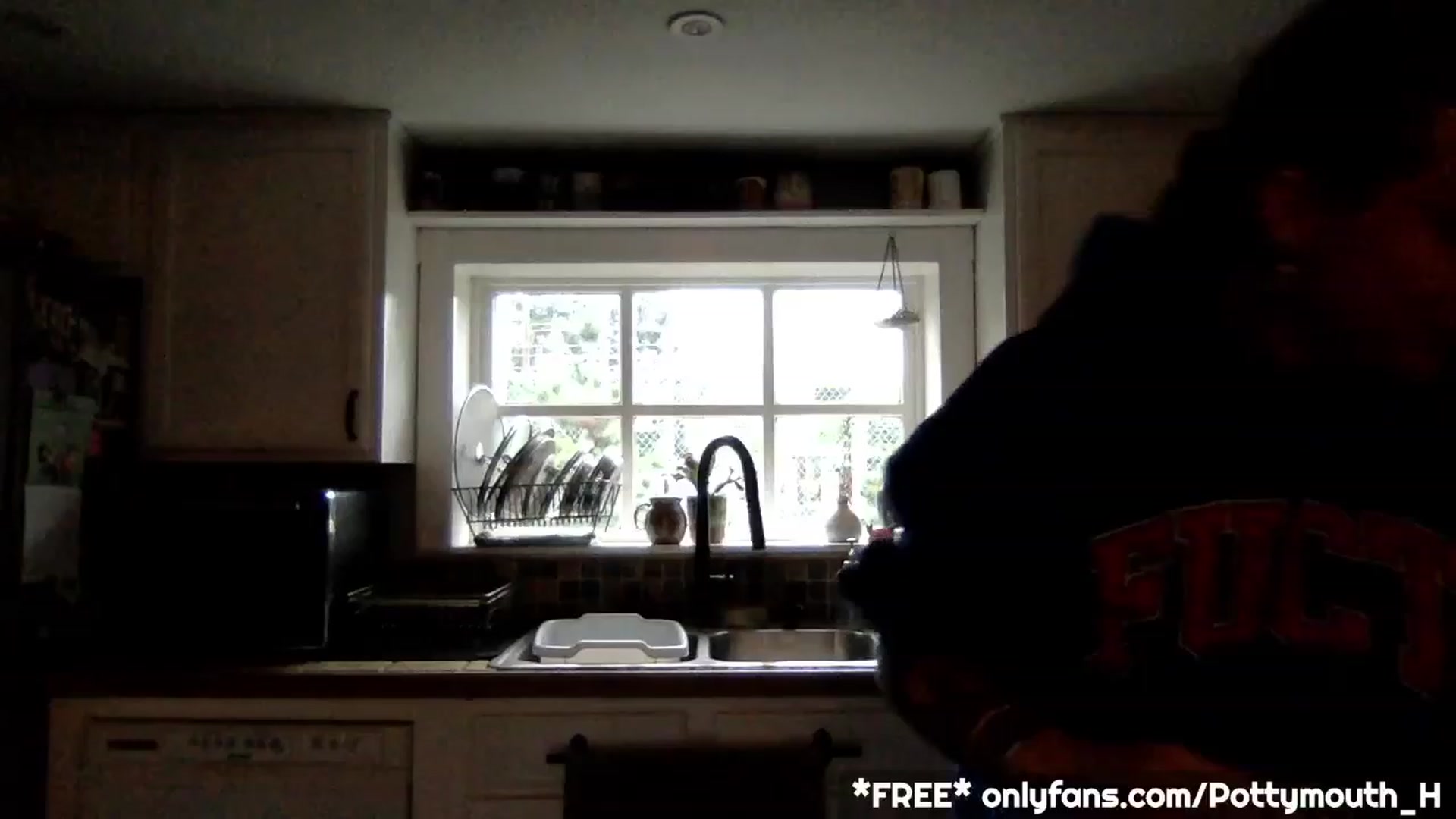 Gallery image thumbnail from Pottymouth_H's myfreecams stream on, 05/04/2023, 21:30 image 5 of 20