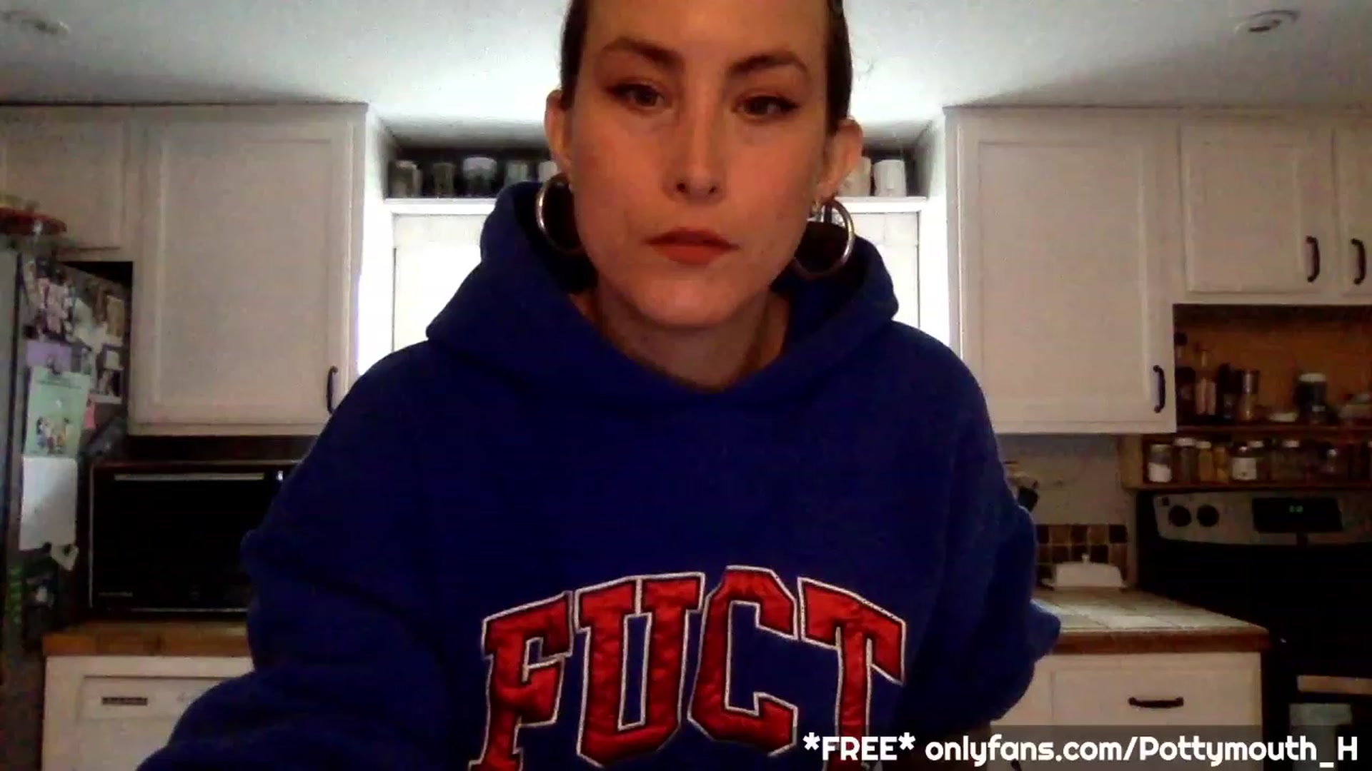 Gallery image thumbnail from Pottymouth_H's myfreecams stream on, 05/04/2023, 21:30 image 4 of 20
