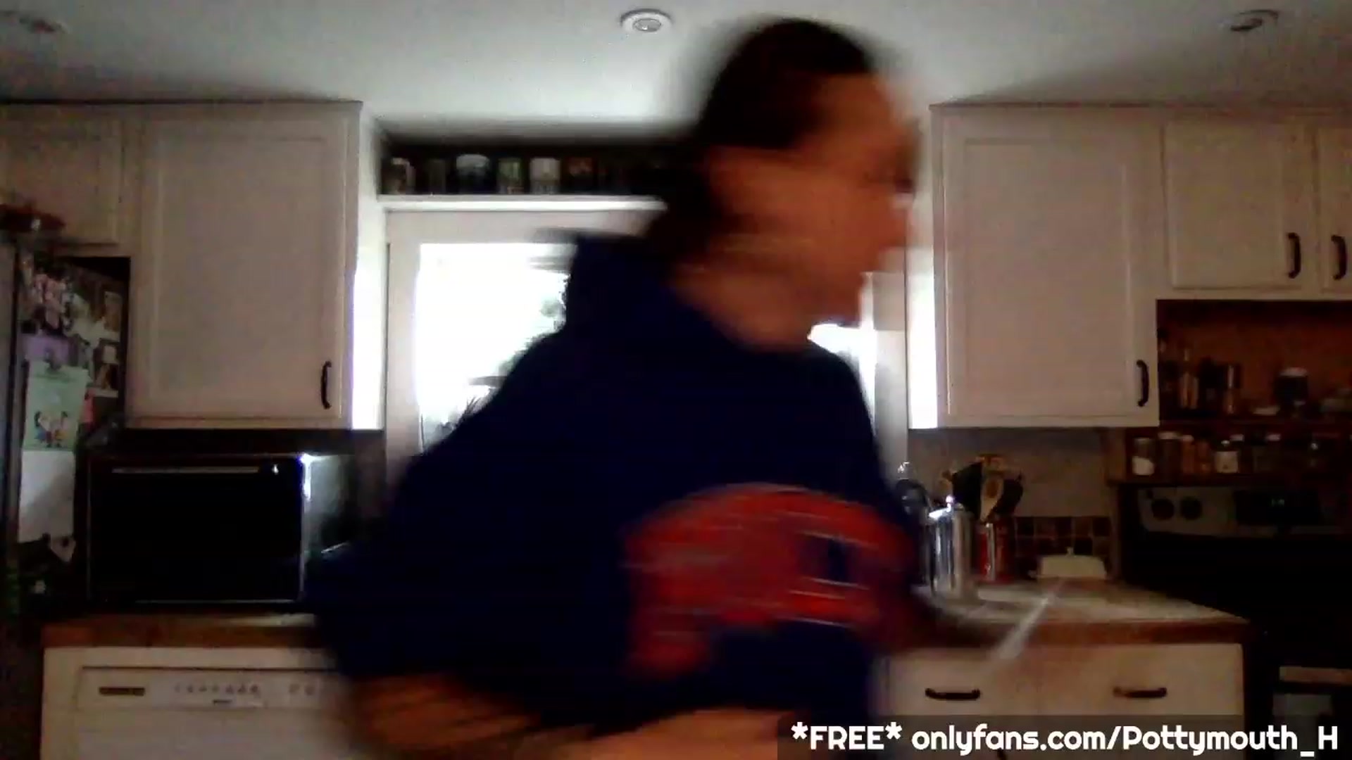Gallery image thumbnail from Pottymouth_H's myfreecams stream on, 05/04/2023, 21:30 image 2 of 20