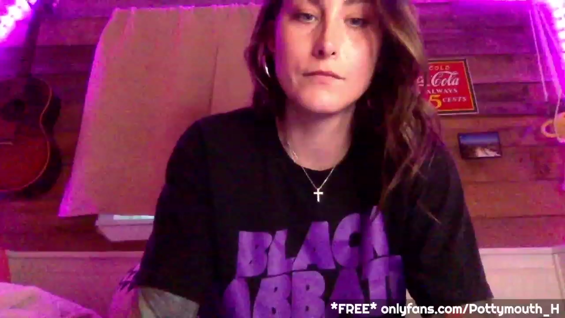 Gallery image thumbnail from Pottymouth_H's myfreecams stream on, 08/25/2023, 01:29 image 4 of 20