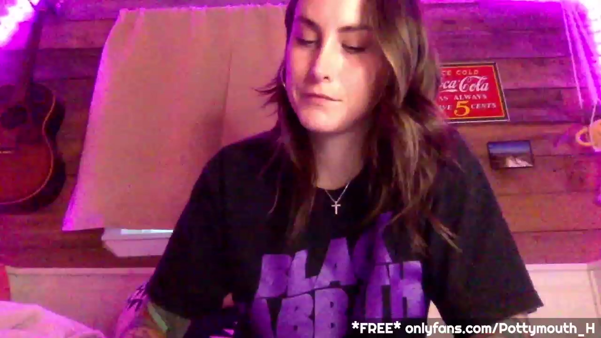 Gallery image thumbnail from Pottymouth_H's myfreecams stream on, 08/25/2023, 01:29 image 8 of 20