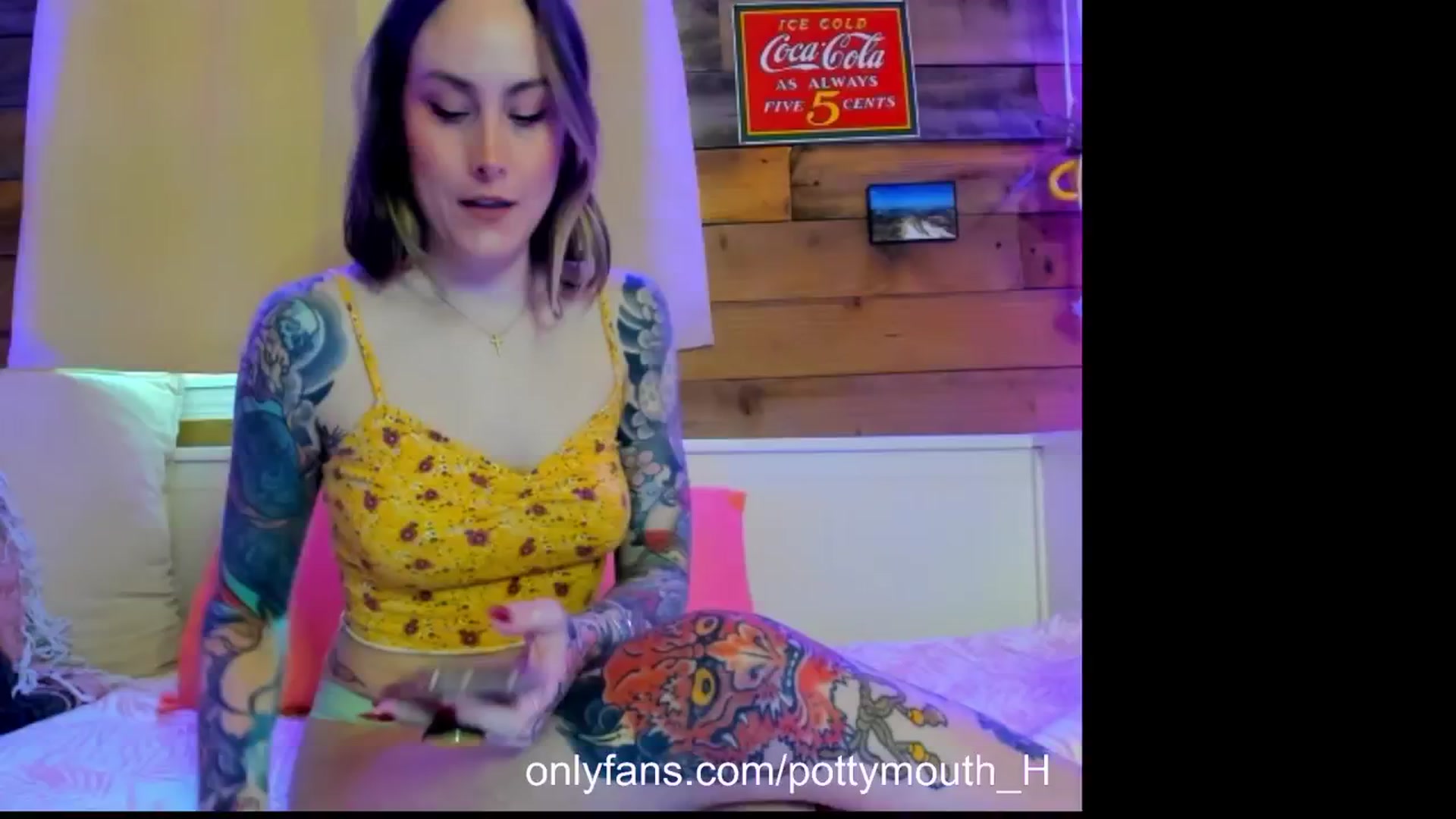 Gallery image thumbnail from Pottymouth_H's myfreecams stream on, 02/22/2024, 22:20 image 8 of 20