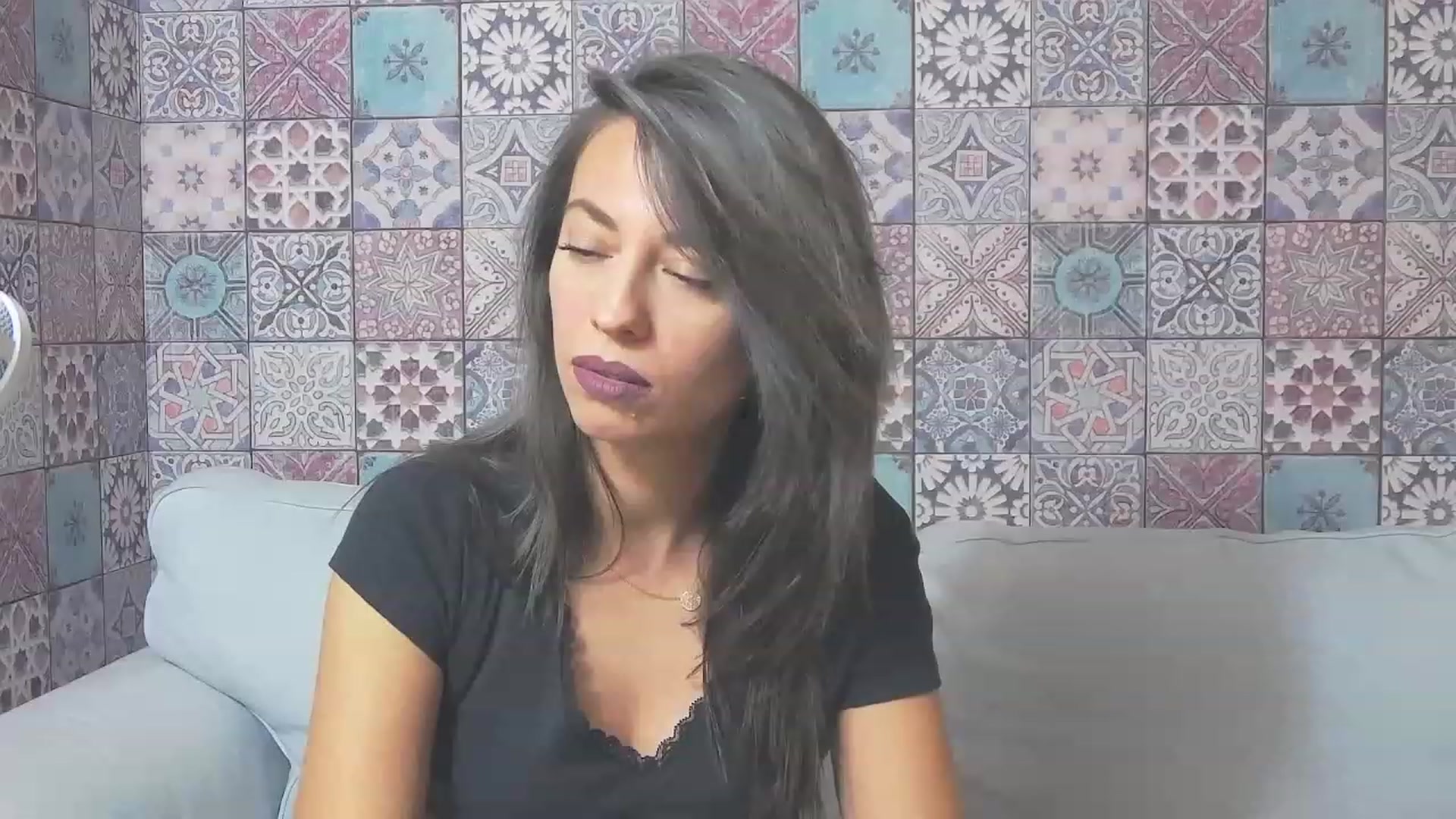 Gallery image thumbnail from PoxyVibe's myfreecams stream on, 11/18/2022, 16:19 image 11 of 20