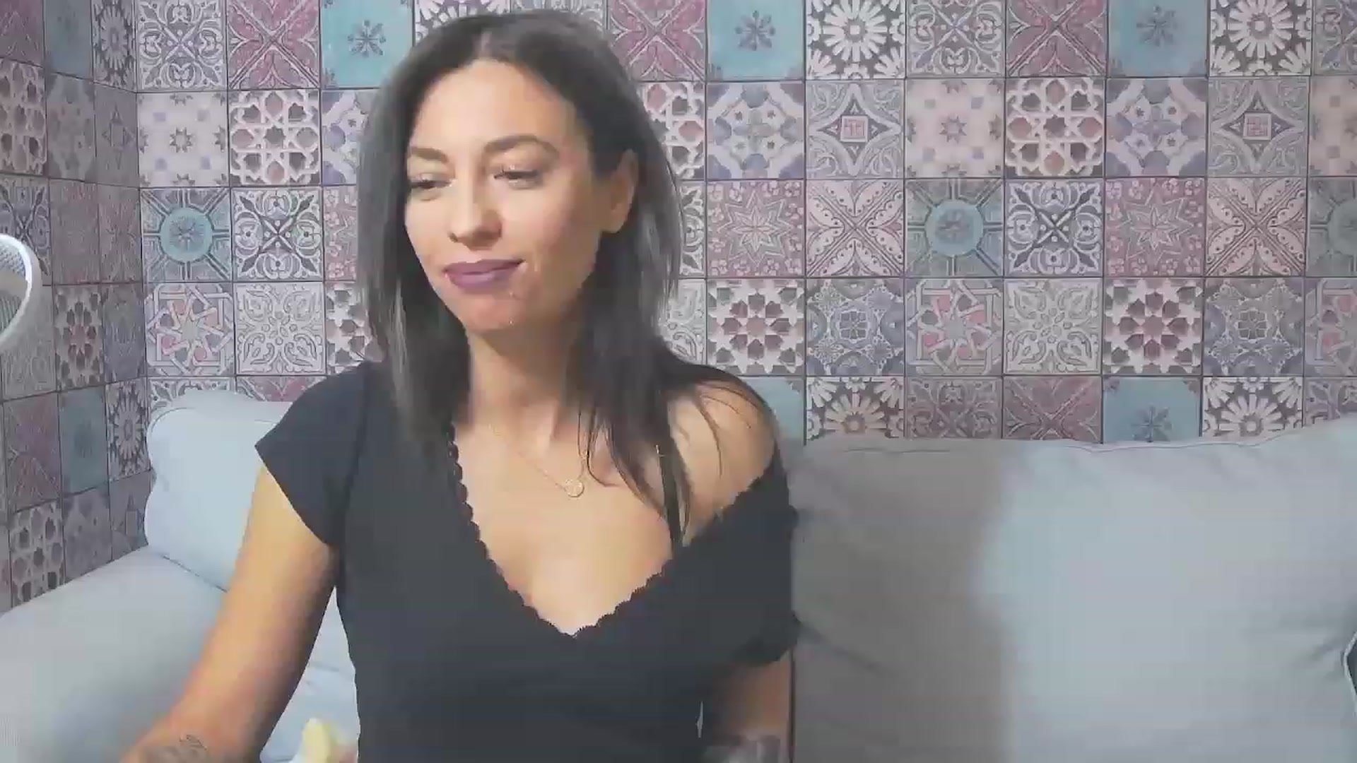 Gallery image thumbnail from PoxyVibe's myfreecams stream on, 11/18/2022, 16:19 image 3 of 20