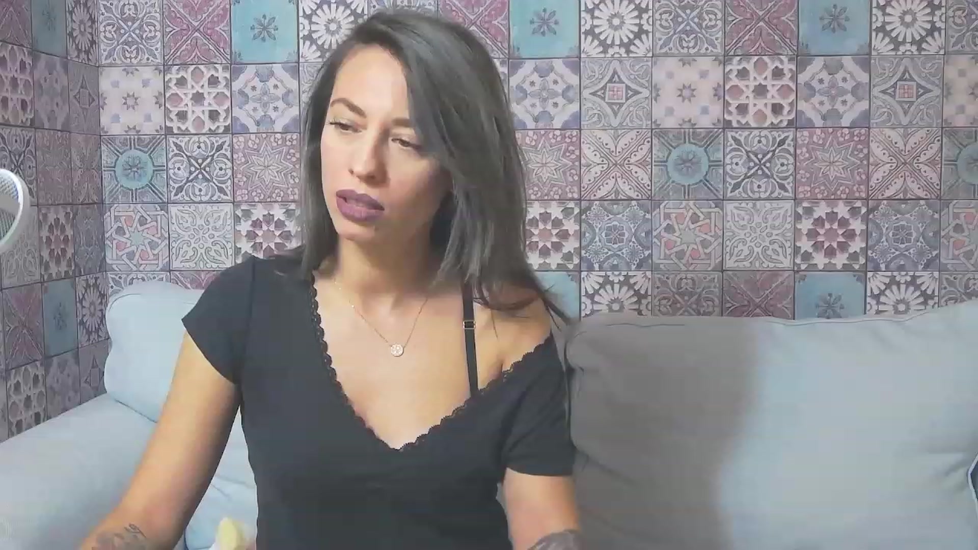 Gallery image thumbnail from PoxyVibe's myfreecams stream on, 11/18/2022, 16:19 image 2 of 20