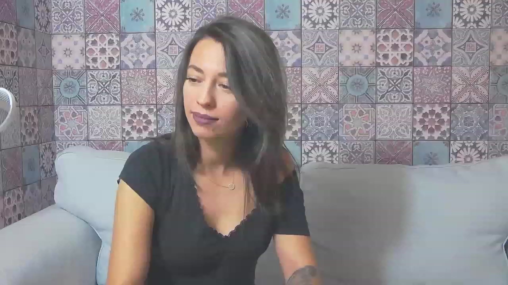Gallery image thumbnail from PoxyVibe's myfreecams stream on, 11/18/2022, 16:19 image 6 of 20