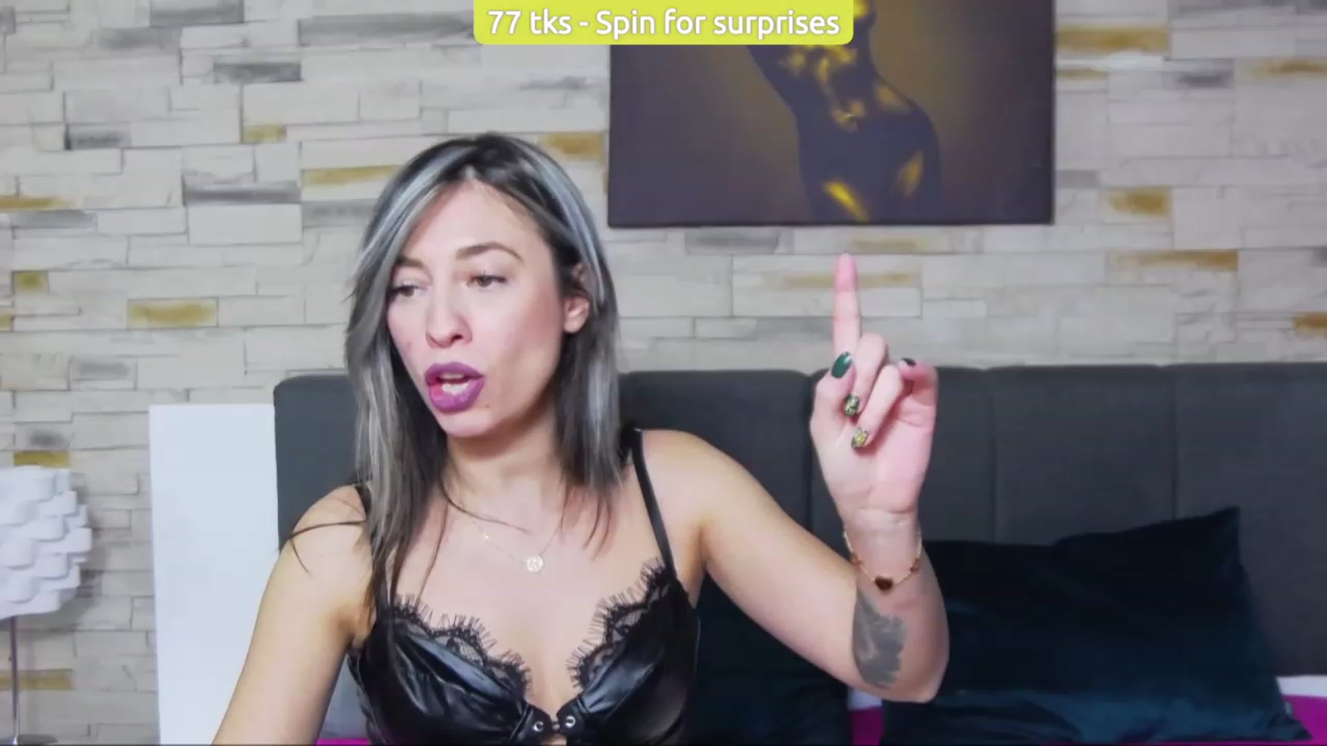 Gallery image thumbnail from PoxyVibe's myfreecams stream on, 12/29/2022, 19:14 image 19 of 20