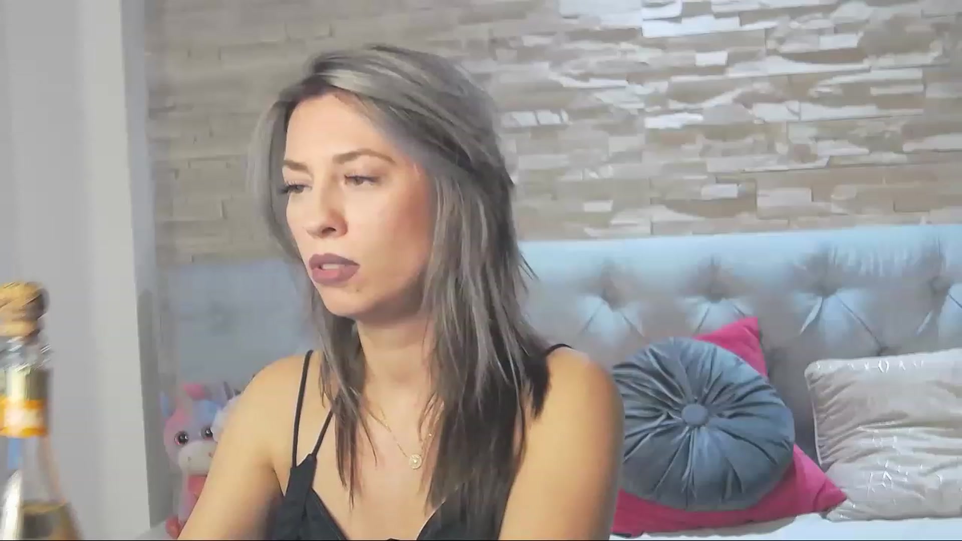 Gallery image thumbnail from PoxyVibe's myfreecams stream on, 12/30/2022, 16:20 image 15 of 20