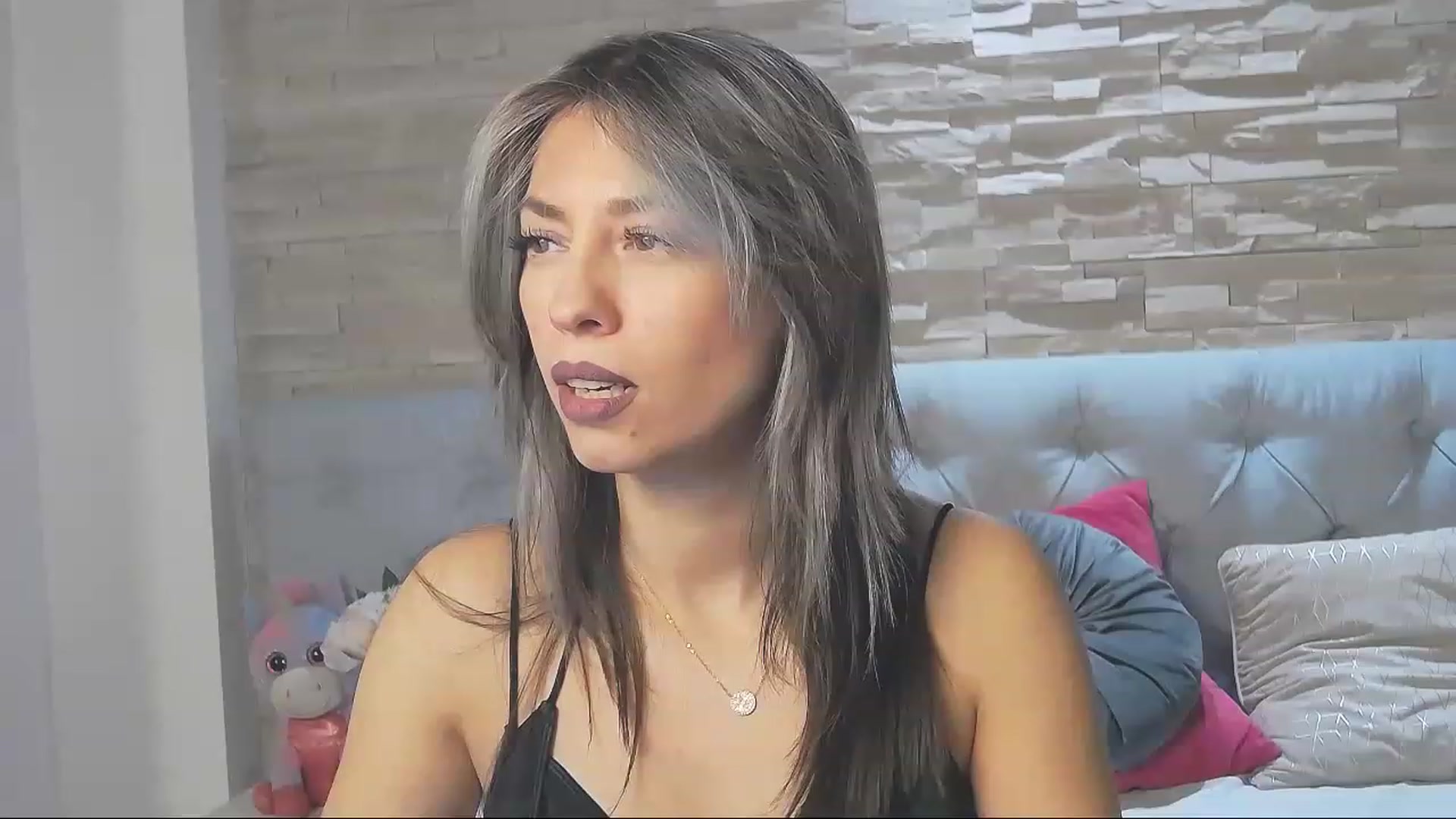 Gallery image thumbnail from PoxyVibe's myfreecams stream on, 12/30/2022, 16:20 image 16 of 20