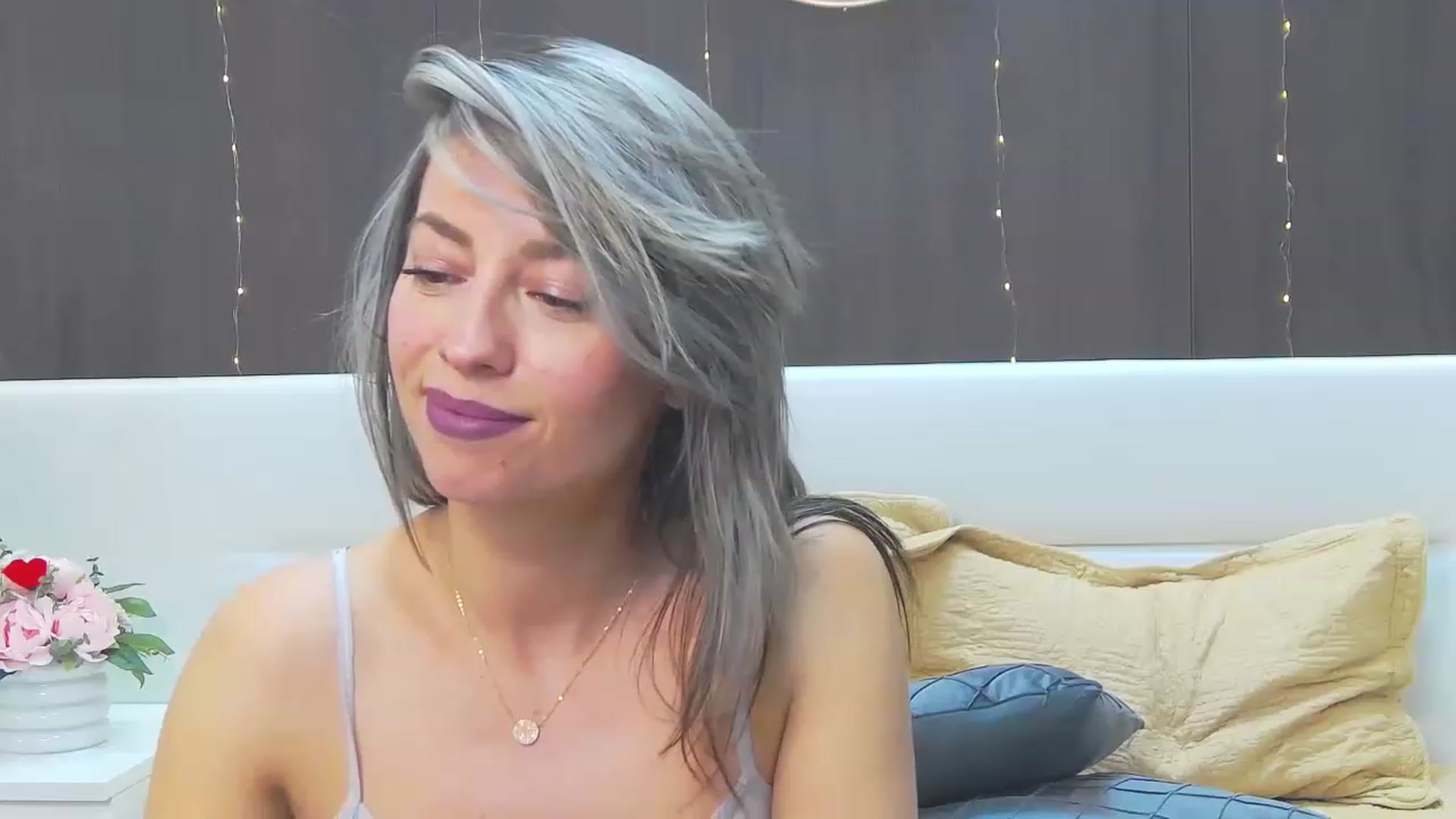 Gallery image thumbnail from PoxyVibe's myfreecams stream on, 01/12/2023, 20:53 image 19 of 20