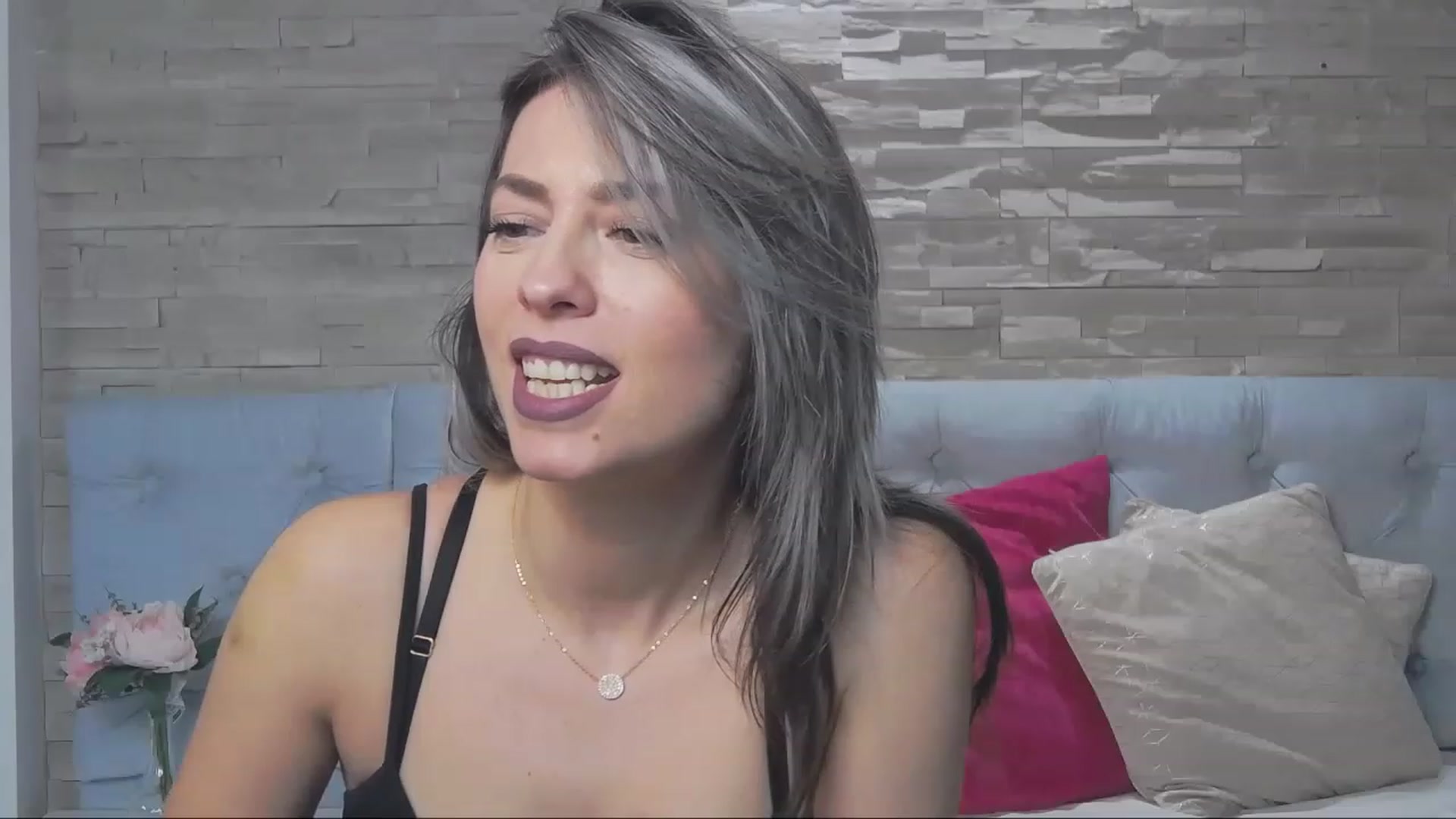Gallery image thumbnail from PoxyVibe's myfreecams stream on, 01/17/2023, 15:46 image 14 of 20