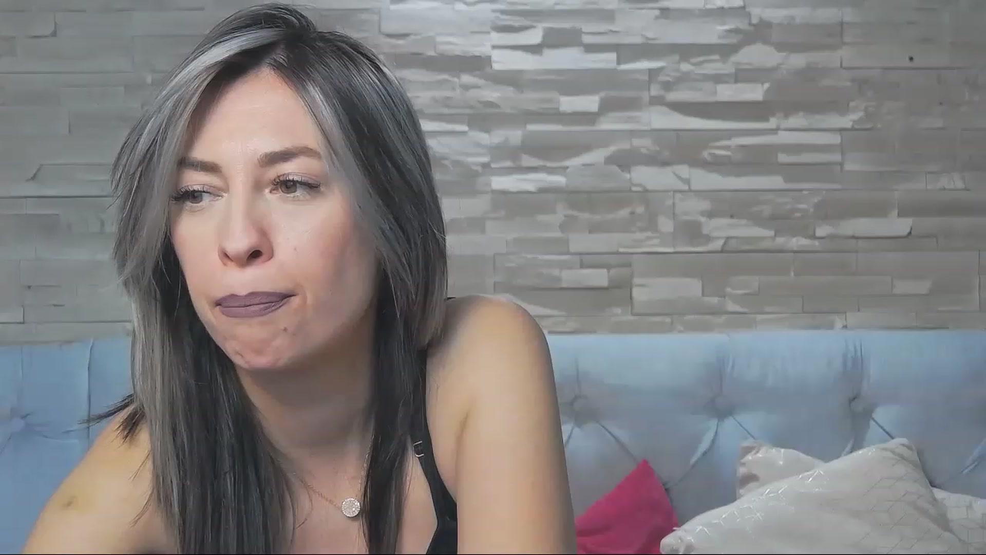 Gallery image thumbnail from PoxyVibe's myfreecams stream on, 01/17/2023, 18:36 image 15 of 20
