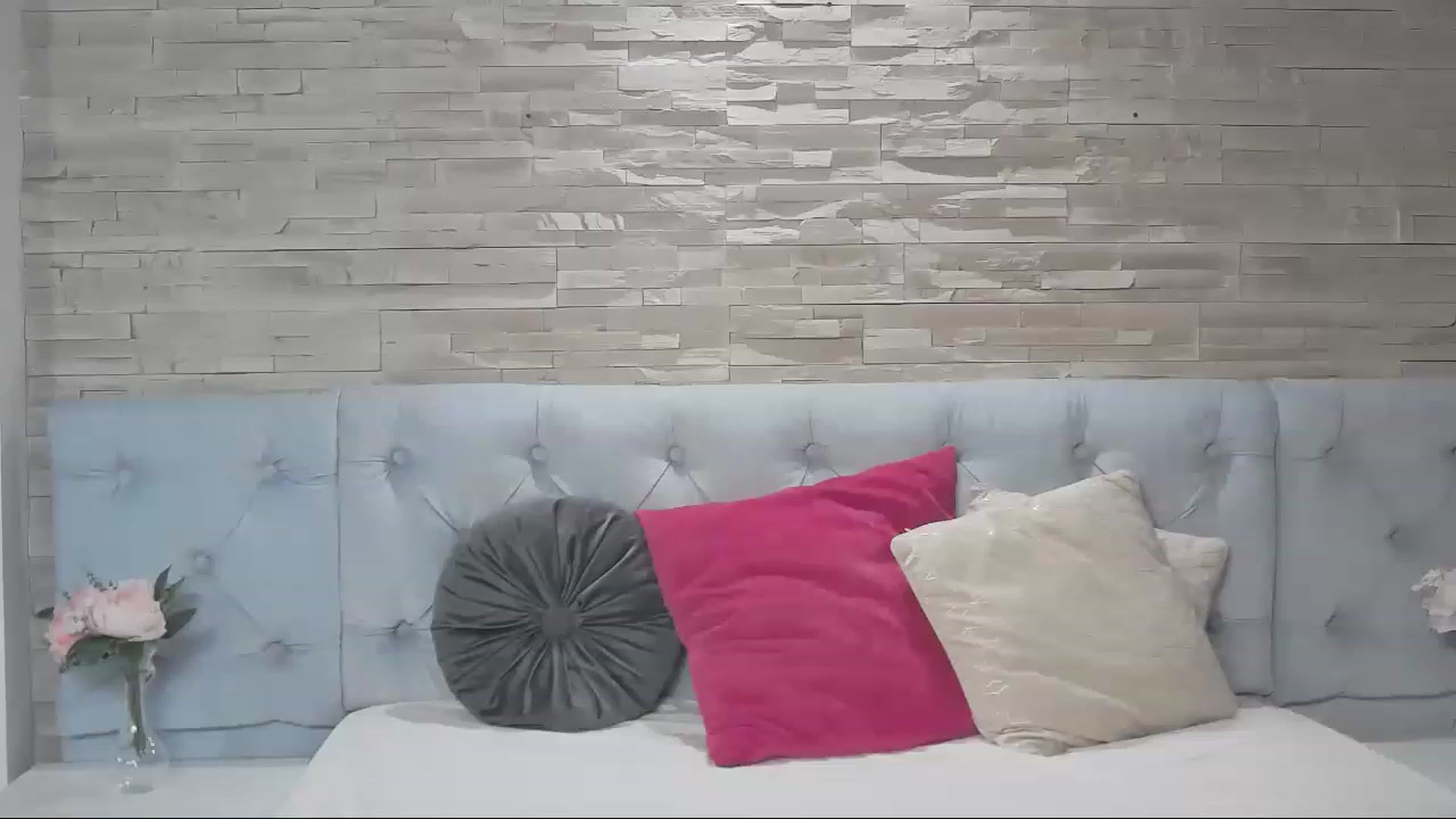 Gallery image thumbnail from PoxyVibe's myfreecams stream on, 01/17/2023, 18:36 image 4 of 20