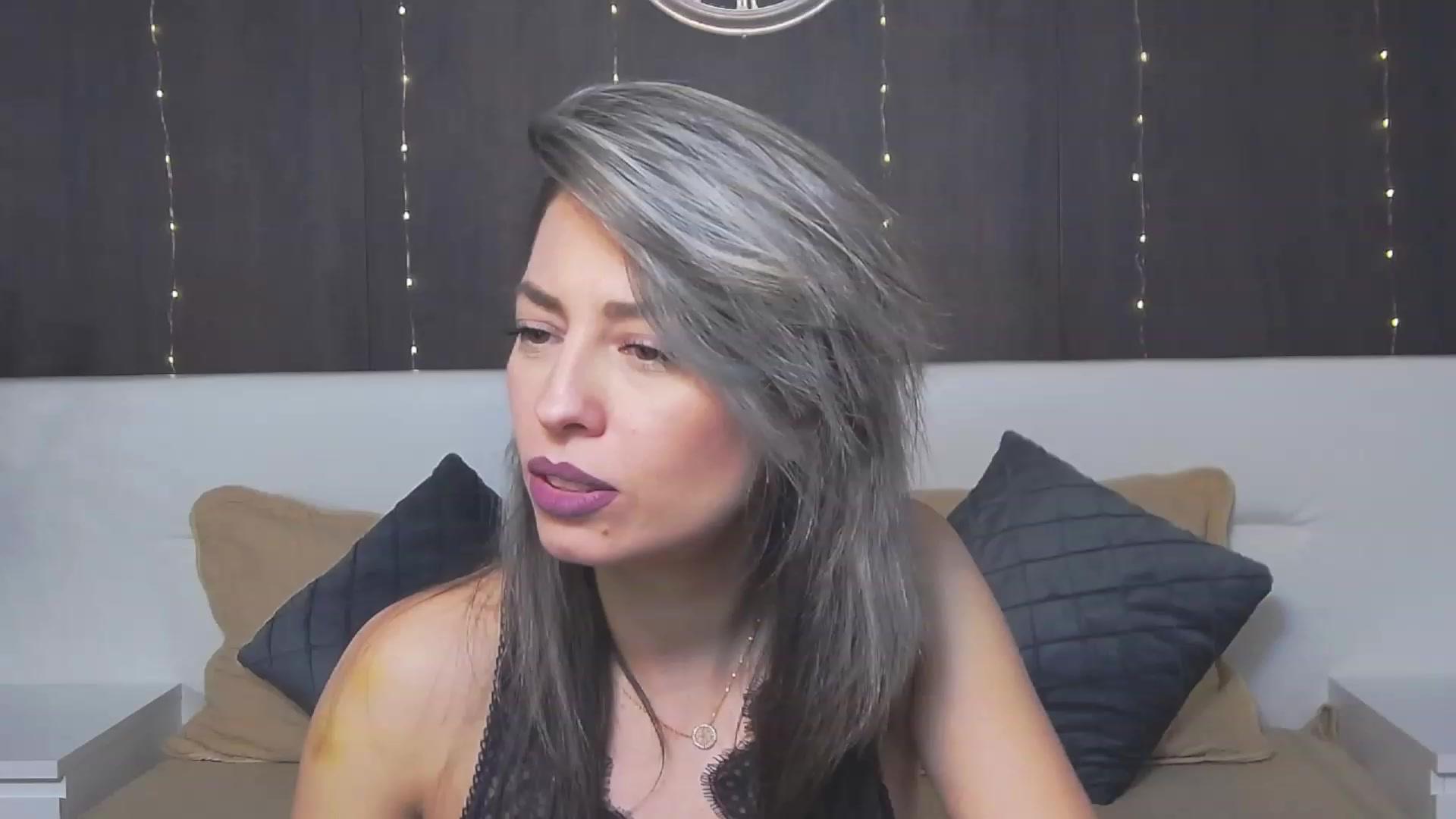 Gallery image thumbnail from PoxyVibe's myfreecams stream on, 01/18/2023, 16:05 image 3 of 20
