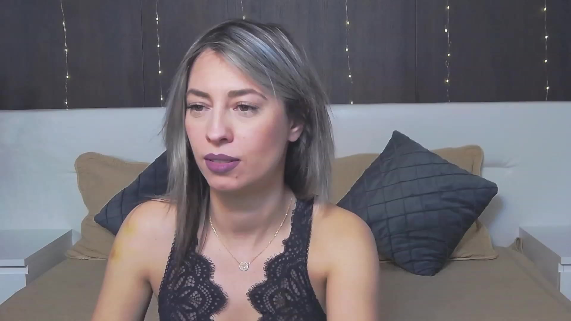 Gallery image thumbnail from PoxyVibe's myfreecams stream on, 01/18/2023, 16:05 image 2 of 20