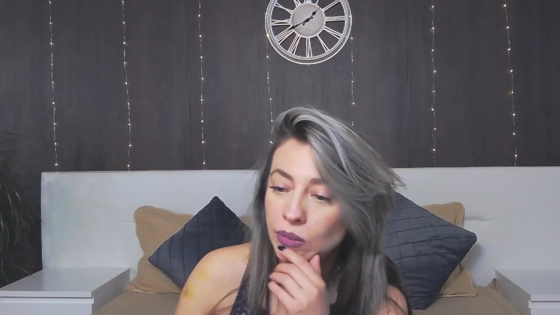 Gallery image thumbnail from PoxyVibe's myfreecams stream on, 01/18/2023, 16:05 image 13 of 20