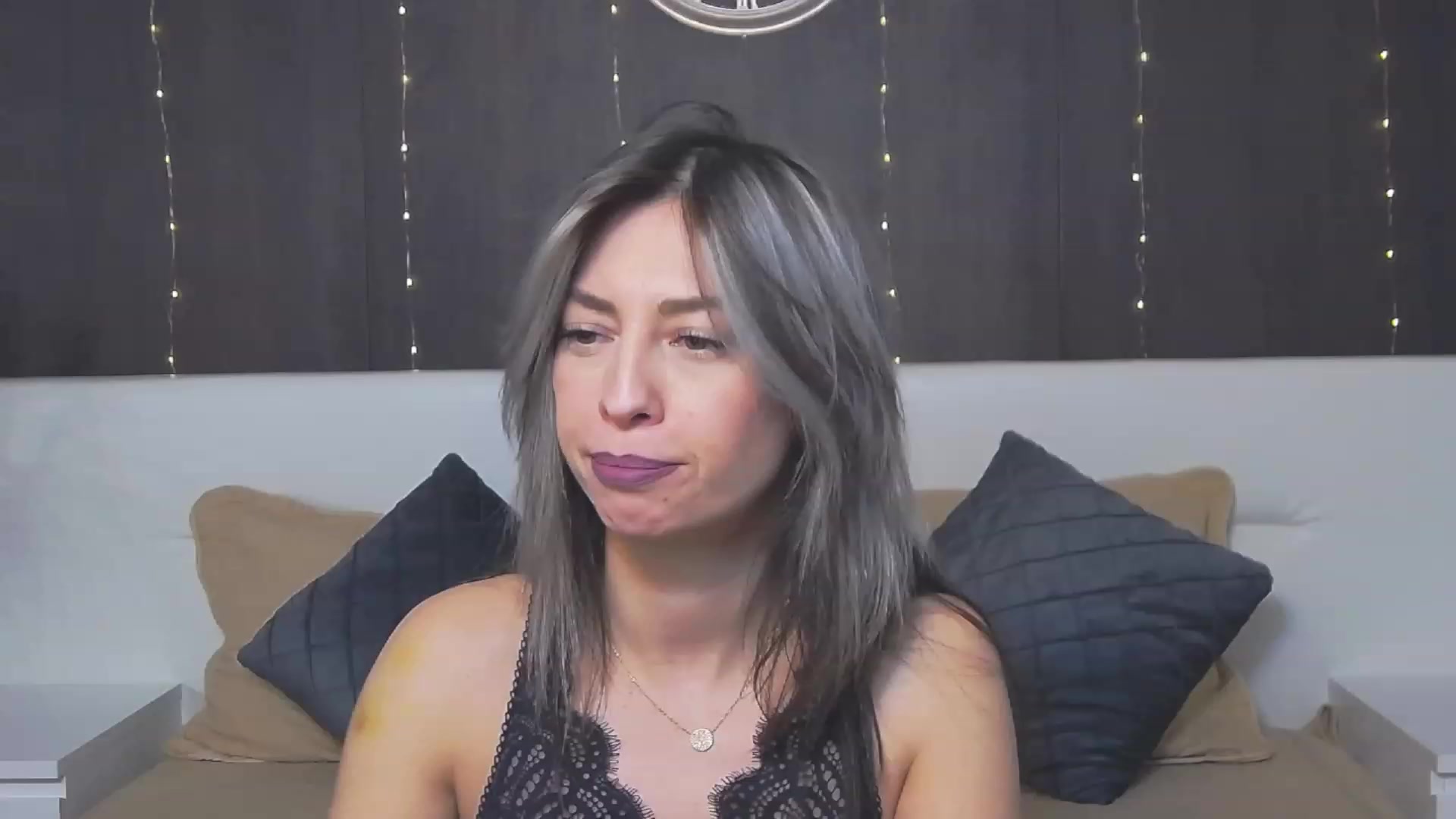 Gallery image thumbnail from PoxyVibe's myfreecams stream on, 01/18/2023, 16:05 image 6 of 20