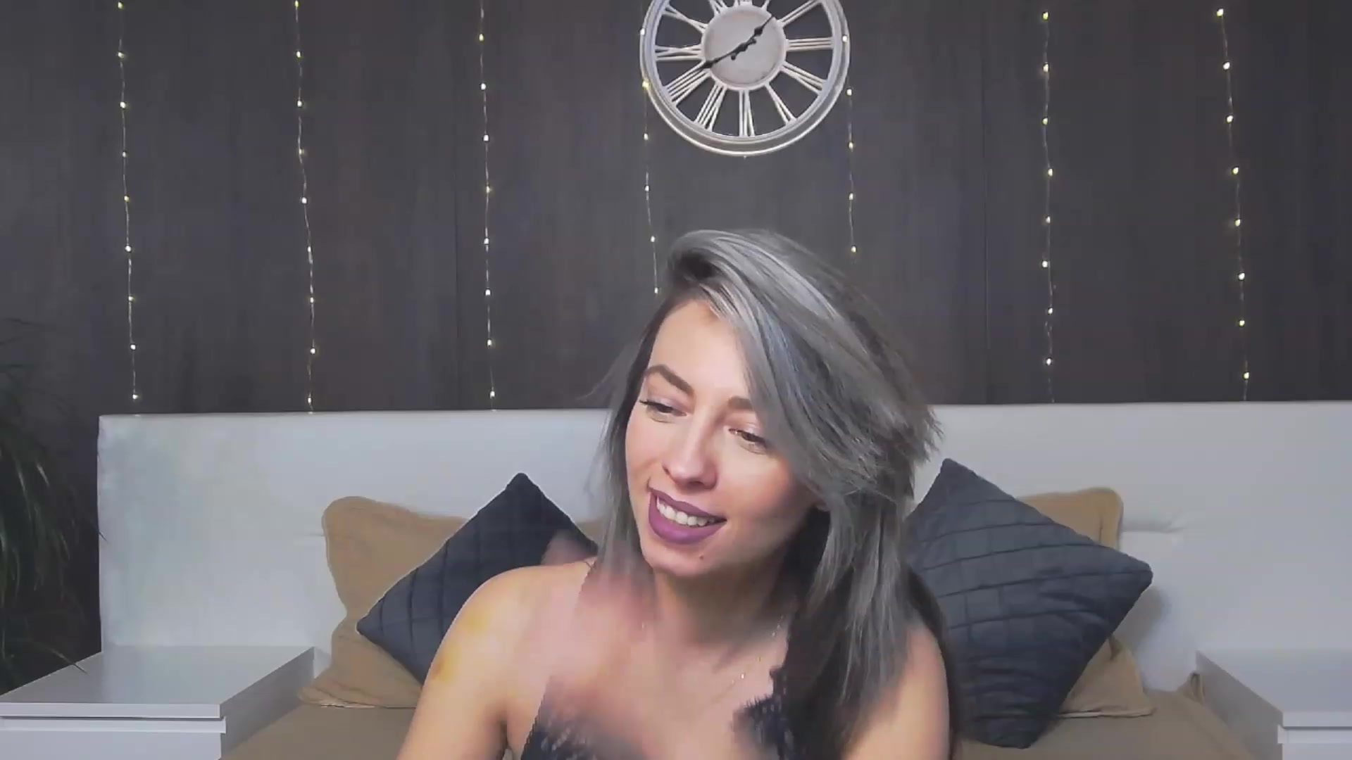 Gallery image thumbnail from PoxyVibe's myfreecams stream on, 01/18/2023, 16:05 image 14 of 20