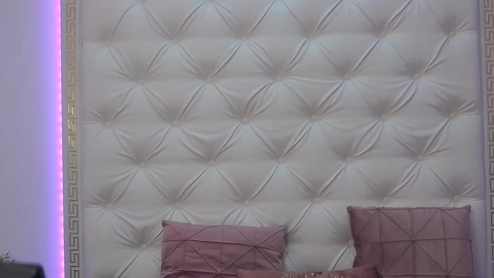 Gallery image thumbnail from PoxyVibe's myfreecams stream on, 02/02/2023, 19:33 image 19 of 20