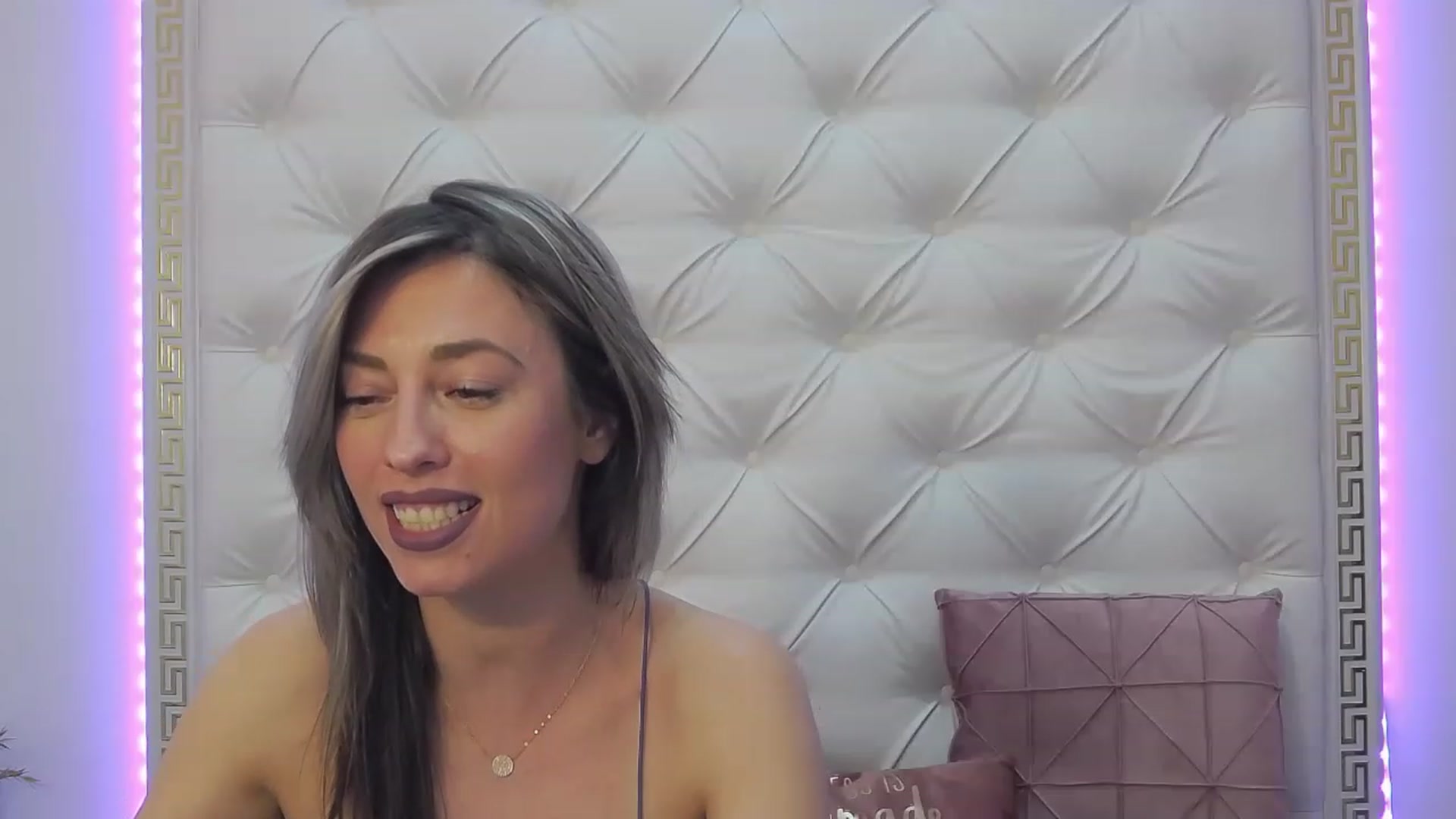 Gallery image thumbnail from PoxyVibe's myfreecams stream on, 02/02/2023, 19:33 image 20 of 20