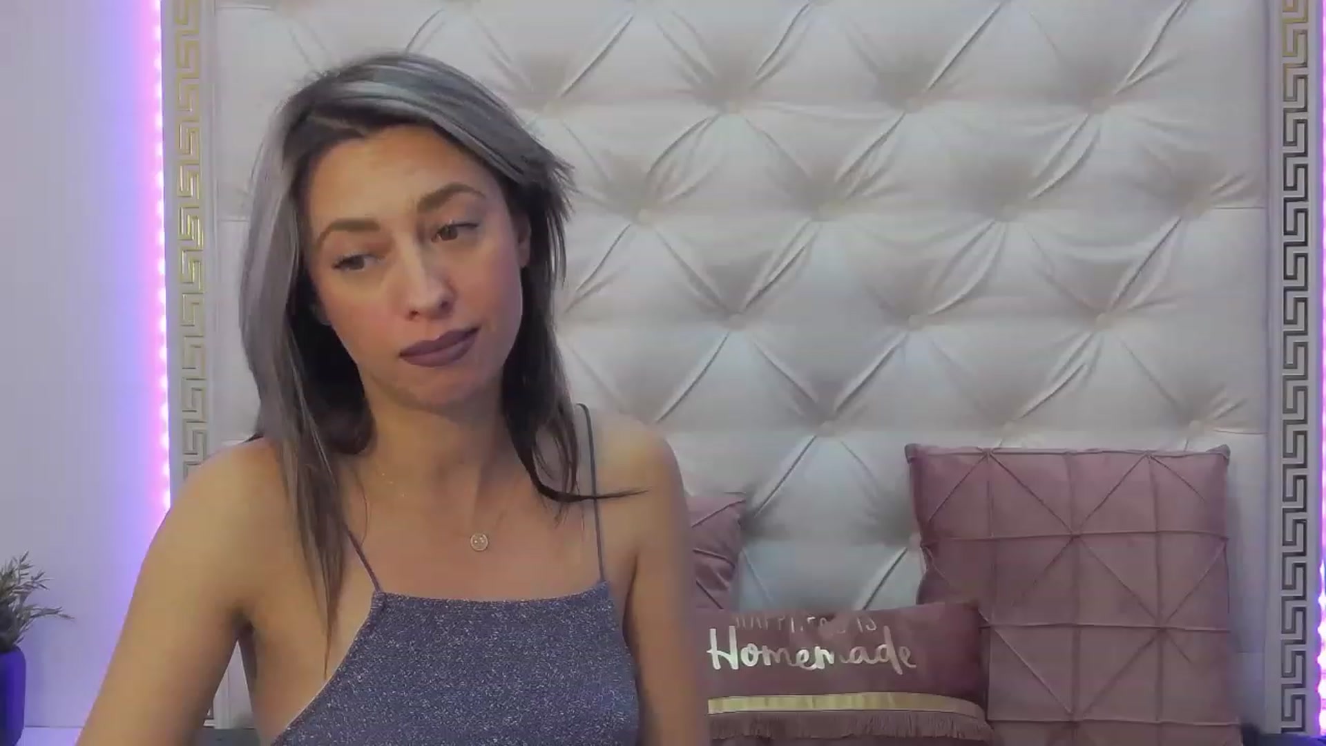 Gallery image thumbnail from PoxyVibe's myfreecams stream on, 02/02/2023, 19:33 image 4 of 20