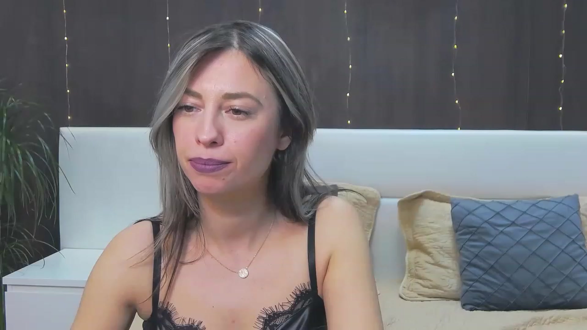 Gallery image thumbnail from PoxyVibe's myfreecams stream on, 02/07/2023, 20:27 image 17 of 20